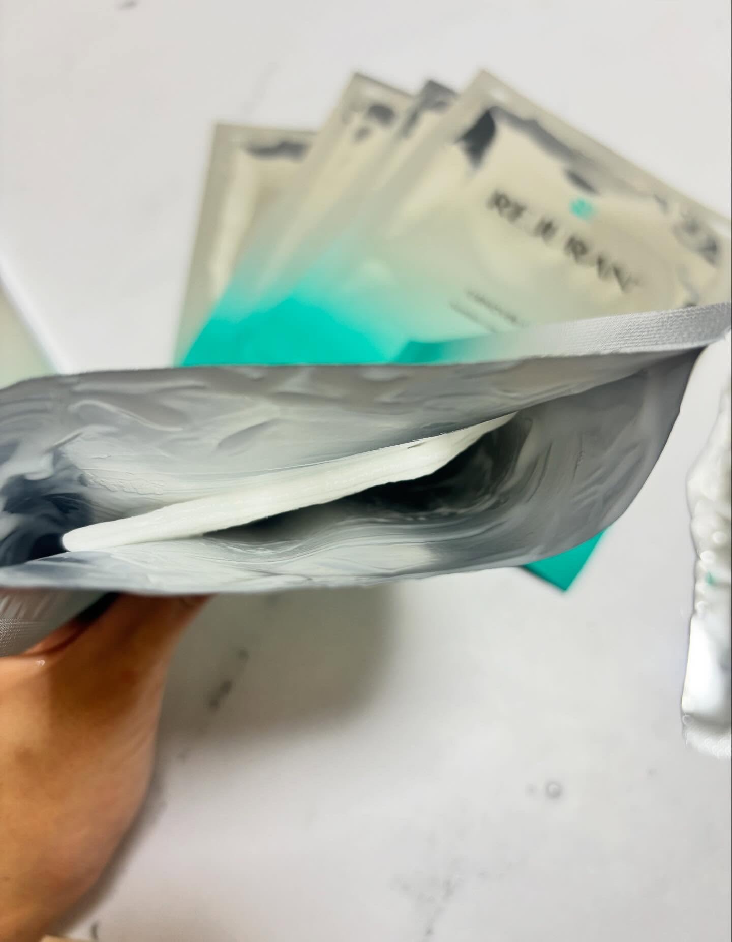 REJURAN ターンオーバーマスク(5枚入り)/REJURAN COSMETICS/シートマスク・パックを使ったクチコミ（2枚目）