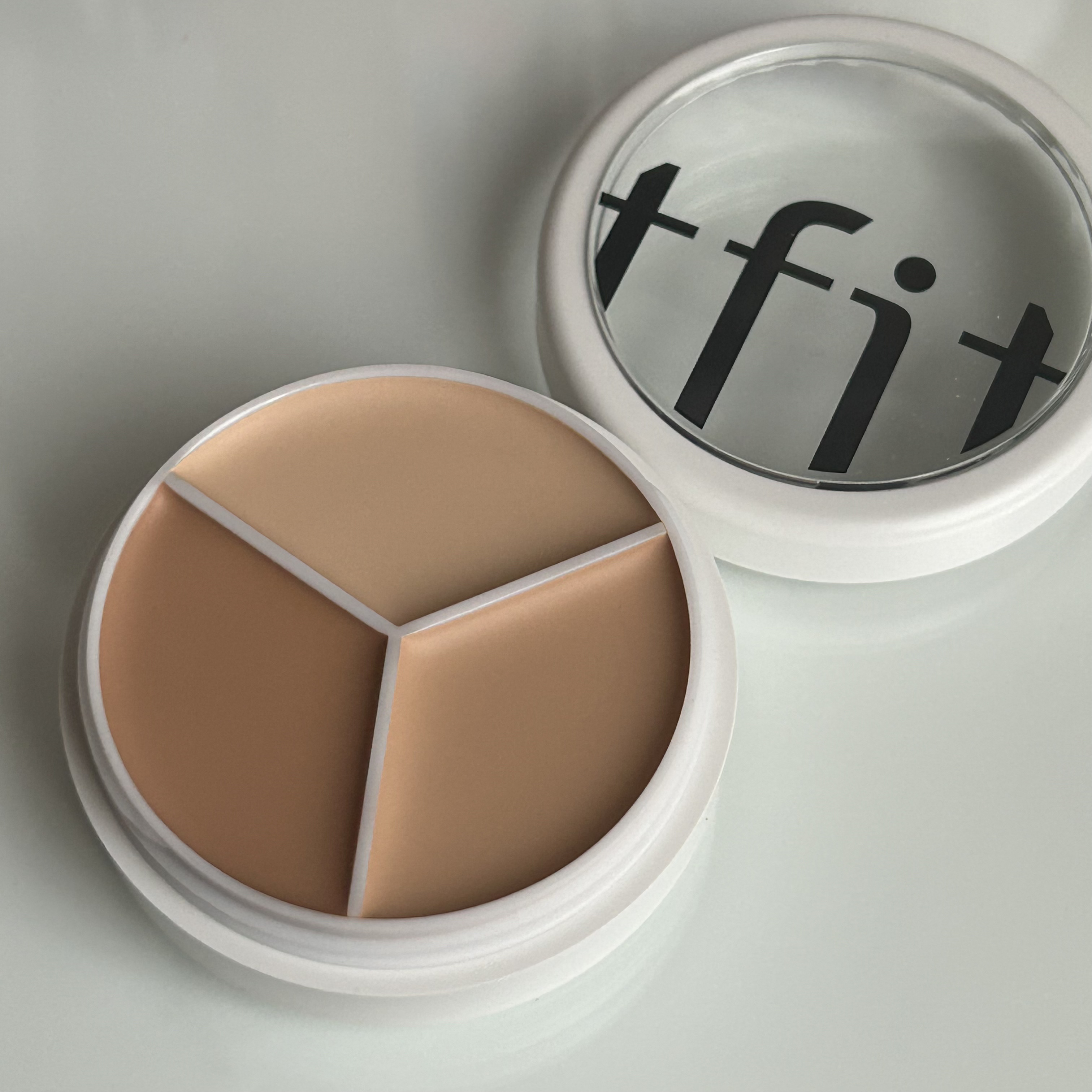 カバーアッププロコンシーラー/TFIT/パレットコンシーラーを使ったクチコミ（2枚目）