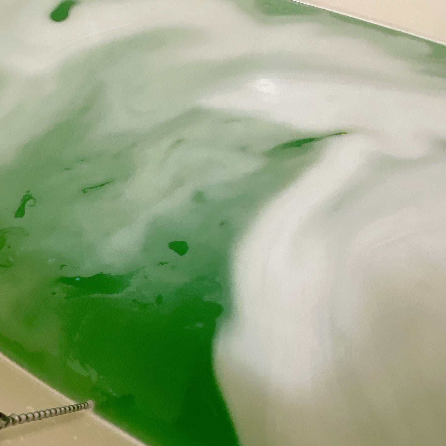 ミニオンズ(バスボム)/ラッシュ/炭酸系入浴剤を使ったクチコミ(3枚目)