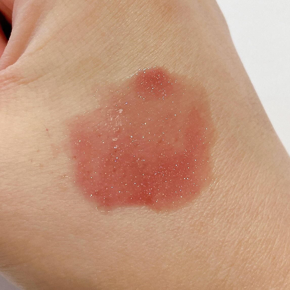 ジュエリー シロップ グロス 04 ルビーベリー/DAISY DOLL by MARY QUANT/リップグロスを使ったクチコミ（3枚目）