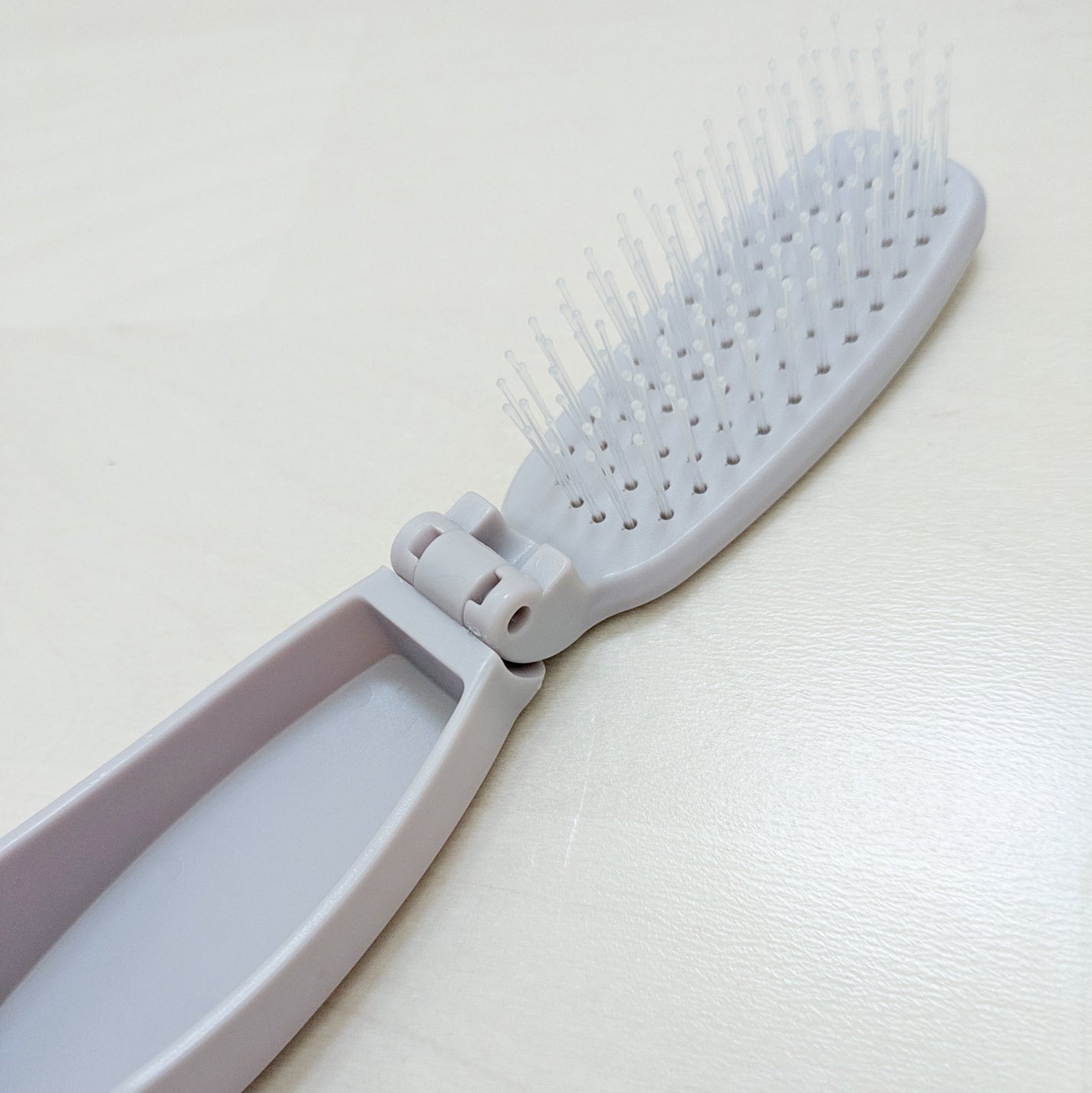 デタングリングブラシ 【フォールディングポケット】/マペペ/ヘアブラシを使ったクチコミ(3枚目)