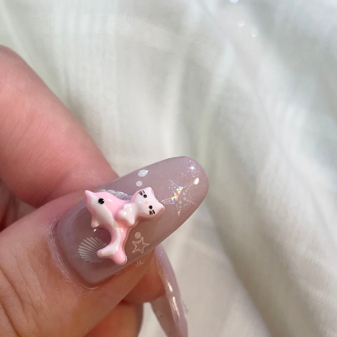 𐔌՞ . .՞ 𐦯 on LIPS 「🐬いいね、保存嬉しいです🎶#ネイル#ジェルネイル#垢抜け#ネイ..」(1枚目)