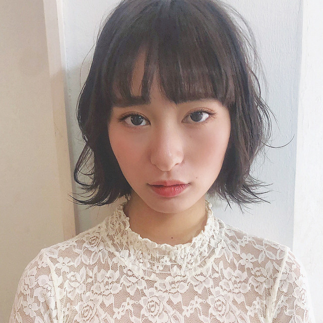 リップを塗った女性の画像