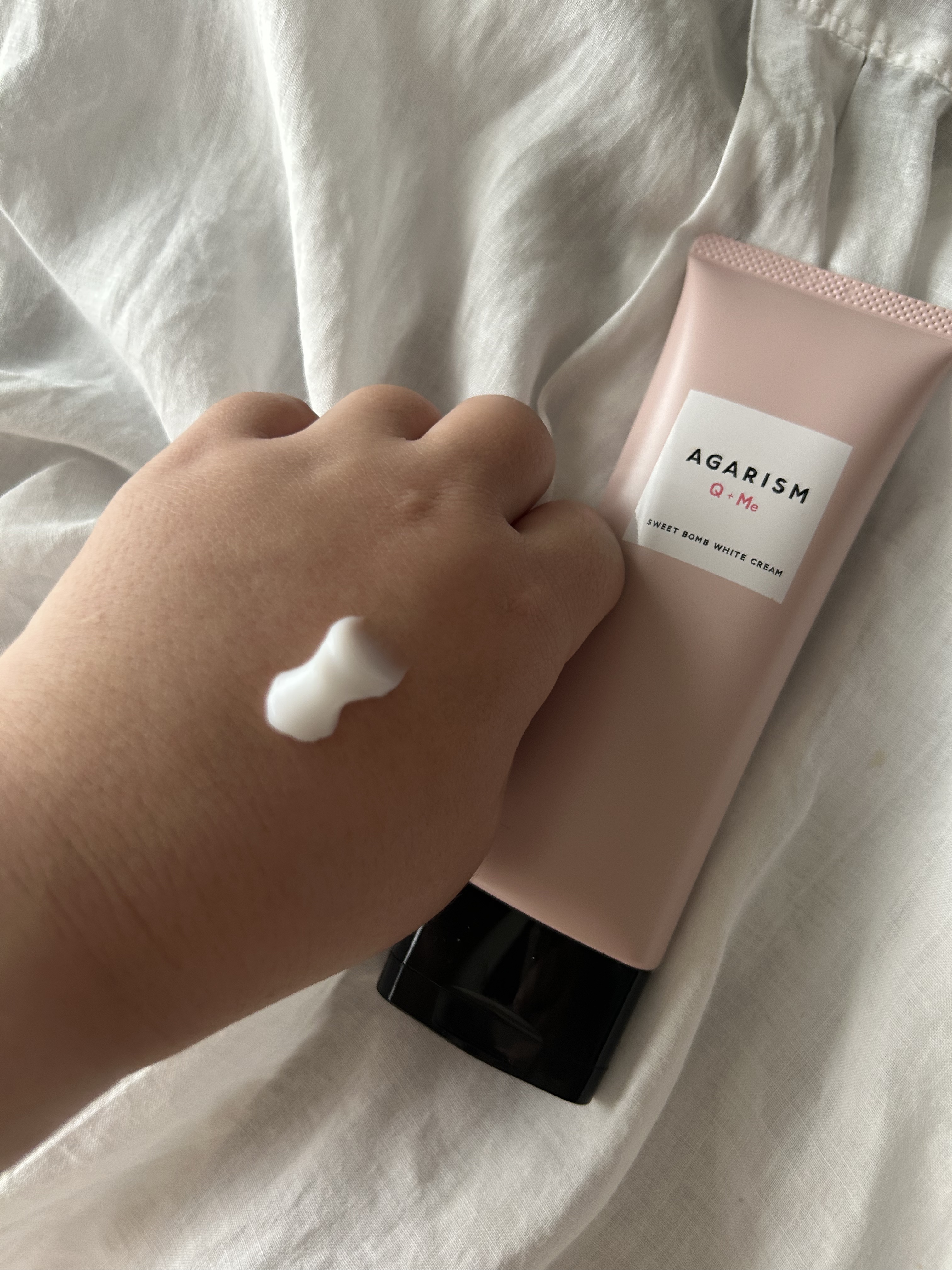 キューミースウィートボムホワイトクリーム/AGARISM/ボディクリームを使ったクチコミ（2枚目）