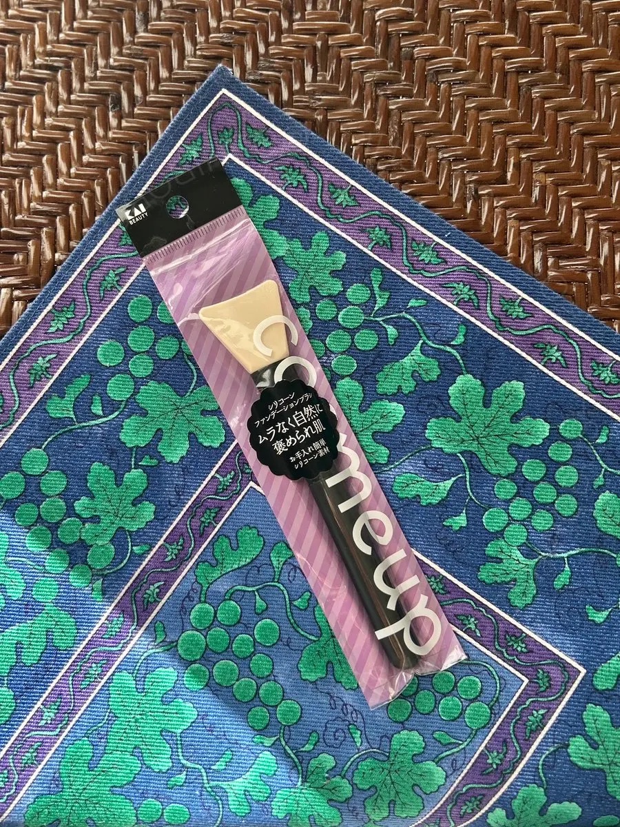 cosmeup シリコーンファンデーションブラシ/貝印/メイクブラシを使ったクチコミ（1枚目）