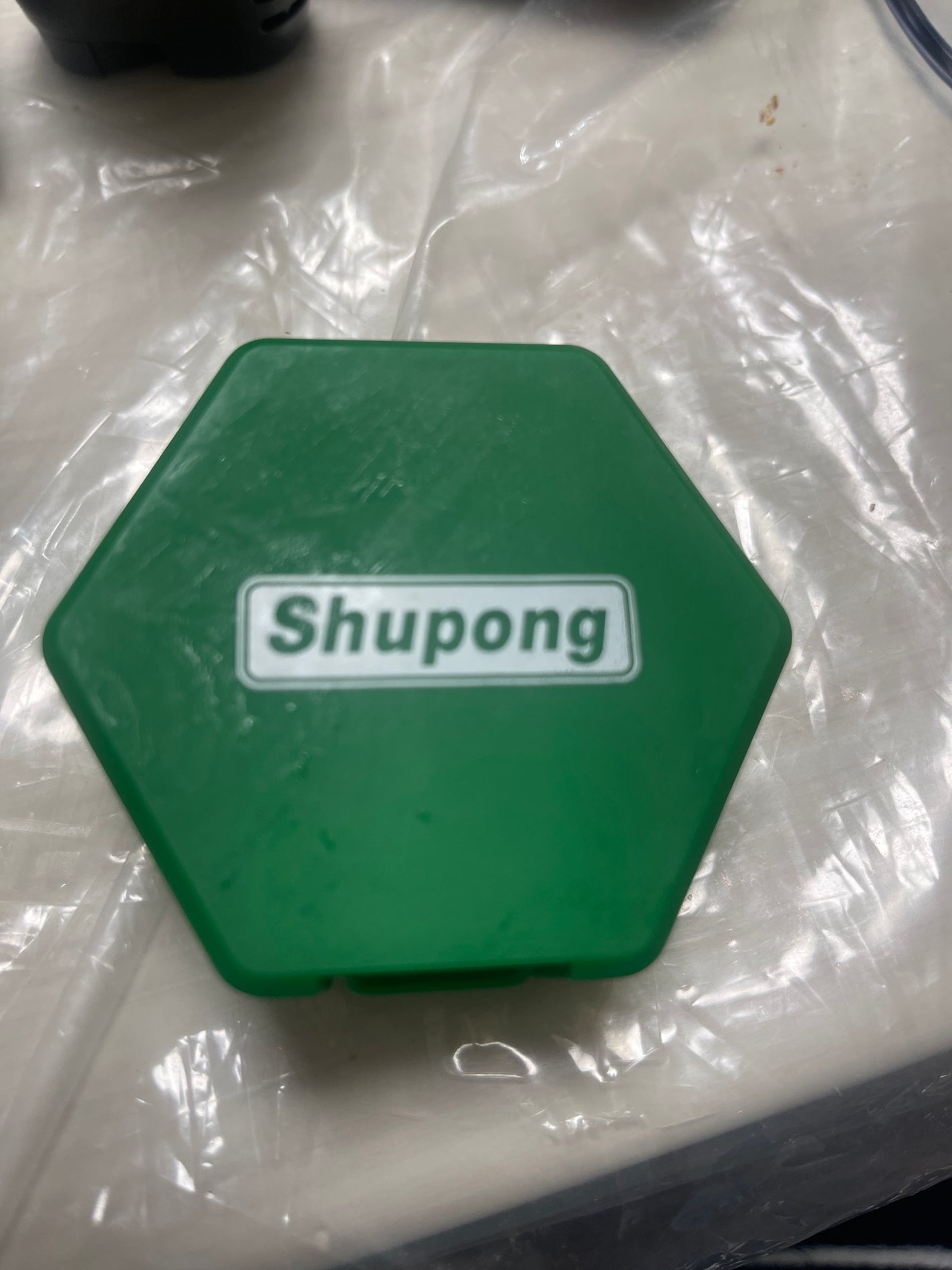 potalou on LIPS 「今までで一番、粘着力がある。貼るとニキビの治りも早いので重宝し..」(1枚目)