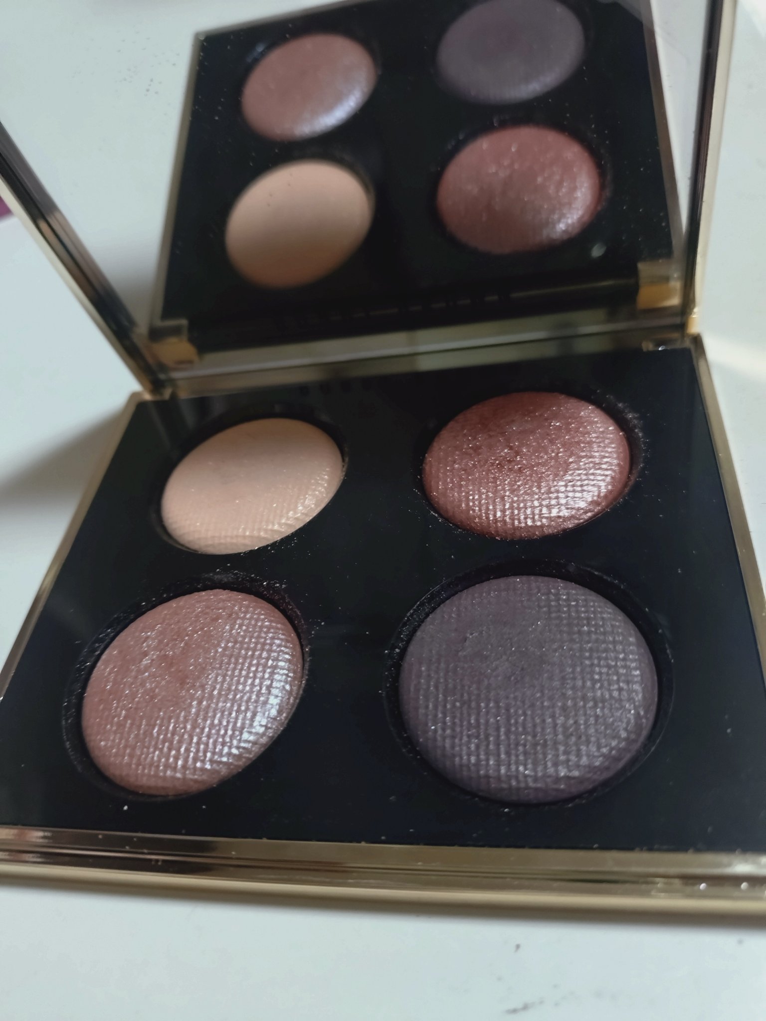 リュクス アイシャドウ クォード グロウ ウィズ ラブ コレクション スタークロスド リュクス アイシャドウ クォード/BOBBI BROWN/アイシャドウパレットを使ったクチコミ（1枚目）