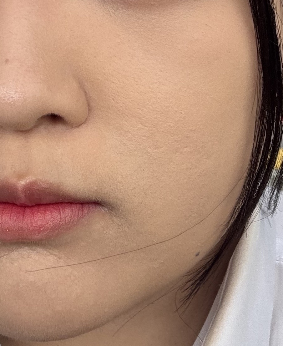 ディファイニングカバーコンシーラー 15 ライトアイボリー/wakemake/リキッドコンシーラーを使ったクチコミ（2枚目）