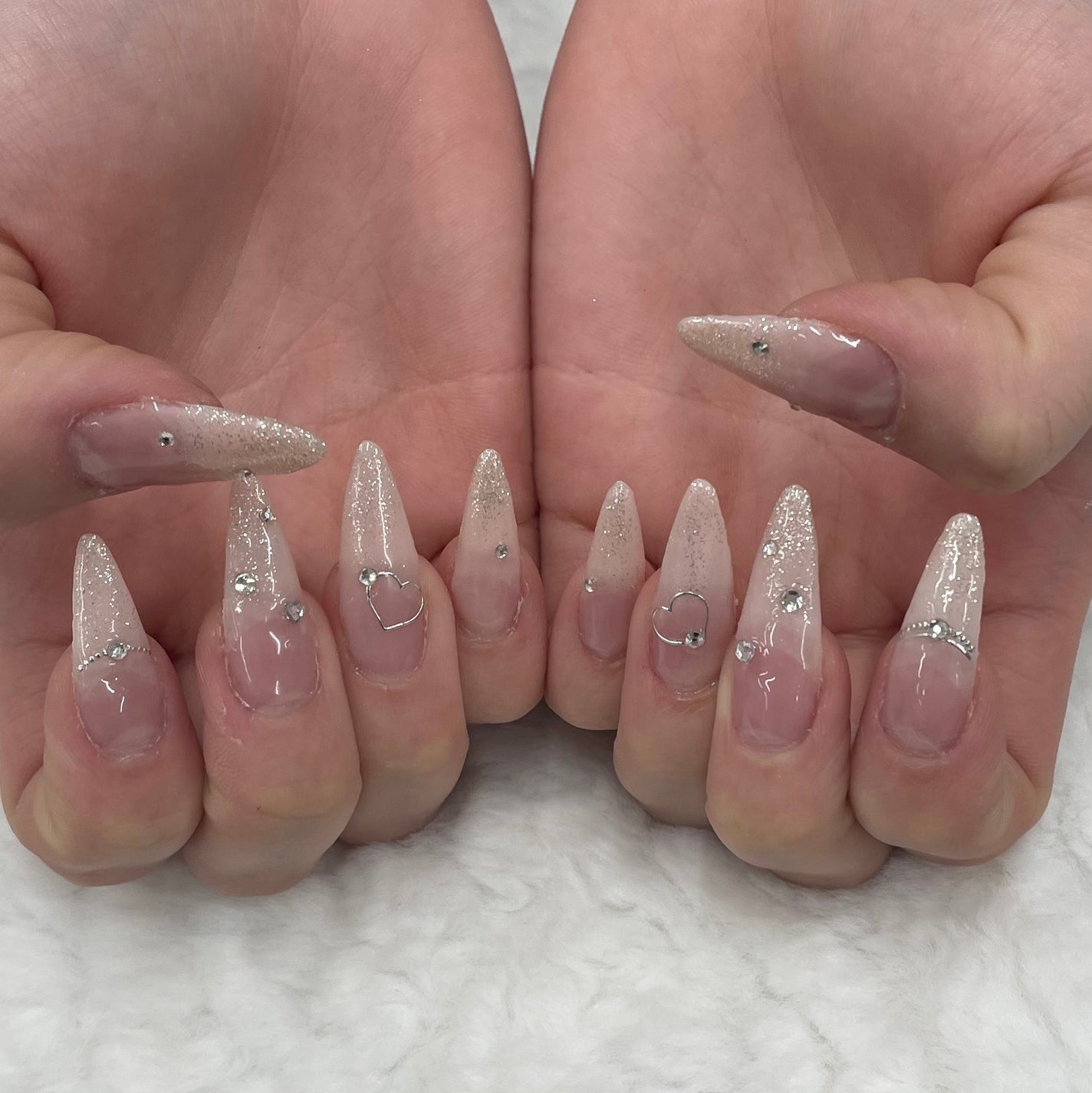 𐔌՞ . .՞ 𐦯 on LIPS 「いいね、保存嬉しいです🎶#ネイル#ジェルネイル#垢抜け#ネイル..」(1枚目)