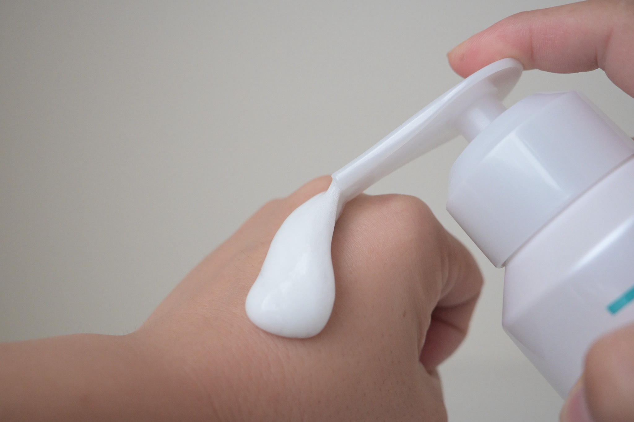 キュレル 潤浸保湿 泡ジェル洗顔料 【医薬部外品】/キュレル/その他洗顔料を使ったクチコミ（2枚目）