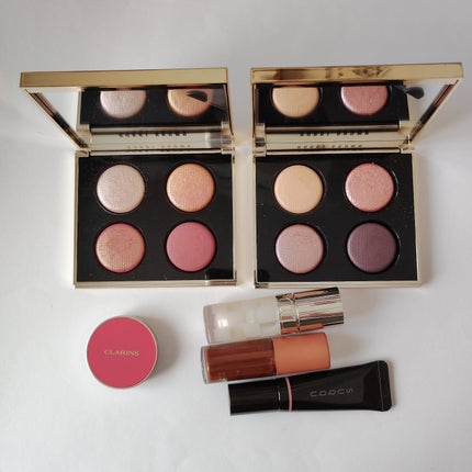 BOBBI BROWN リュクス アイシャドウ クォード グロウ ウィズ ラブ コレクションのクチコミ「#今日のメイク
今日もボビイブラウンでメイク。リュクスアイシャドウクォード2つ使い。
✔①.....」(1枚目)