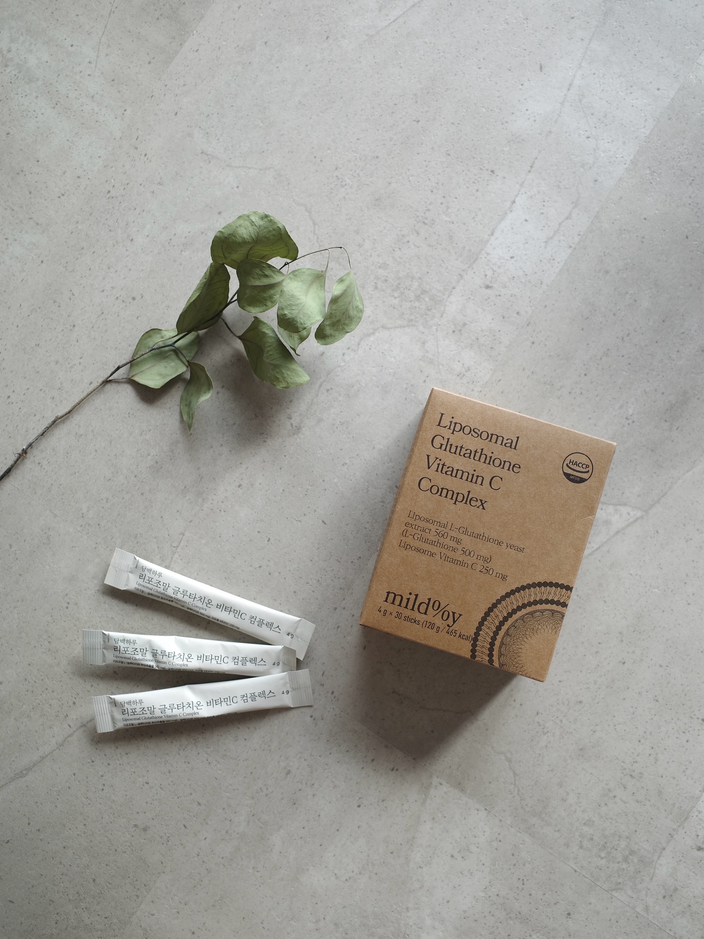 忙しい毎日の中でも、内側からのケアは大切にしたい。
そんな時に取り入れたいのが @kobeeon.jp のタンベクハル リポゾマルグルタチオンビタミンCコンプレックス✨

加齢とともに減少するとされるグルタチオンとビタミンCを、吸収性に配慮