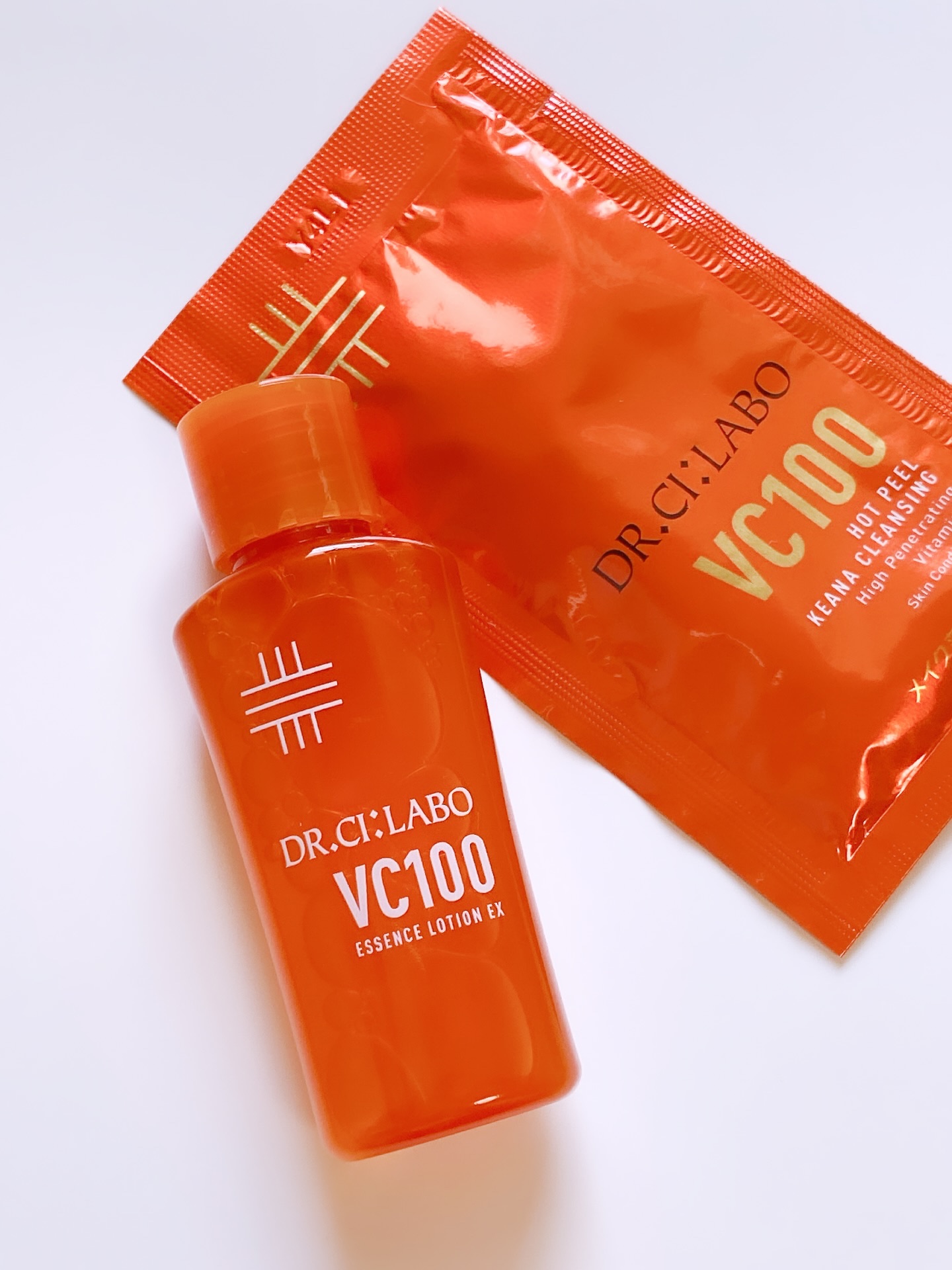 ドクターシーラボのVC100化粧水とクレンジング✨

前めっちゃ使ってて、久しぶりに使ったけど
やっぱりこの使用感すき🥹🧡

化粧水のしっとり感も、クレンジングのスッキリ感も
改めて「これこれ〜！」ってなる🥰柑橘系の香りも癒されるし、