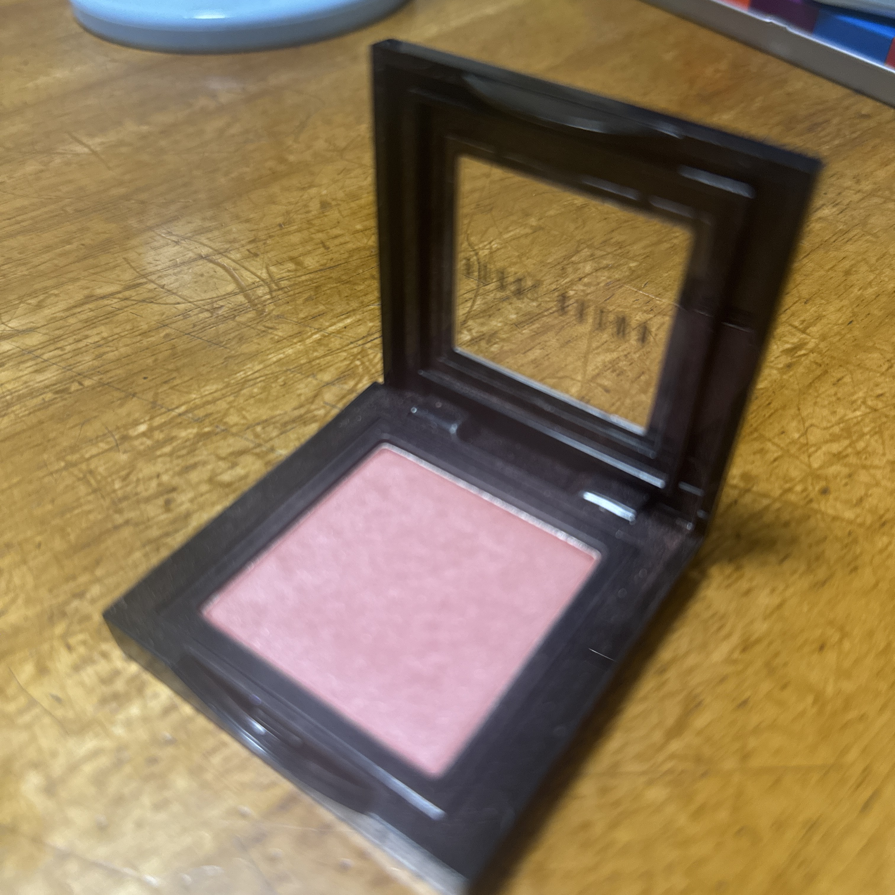 BOBBI BROWN ブラッシュのクチコミ「ボビイブラウンのチーク

カウンターでBAさんに色を見てもらい購入しました！

S01 アンテ.....」（1枚目）