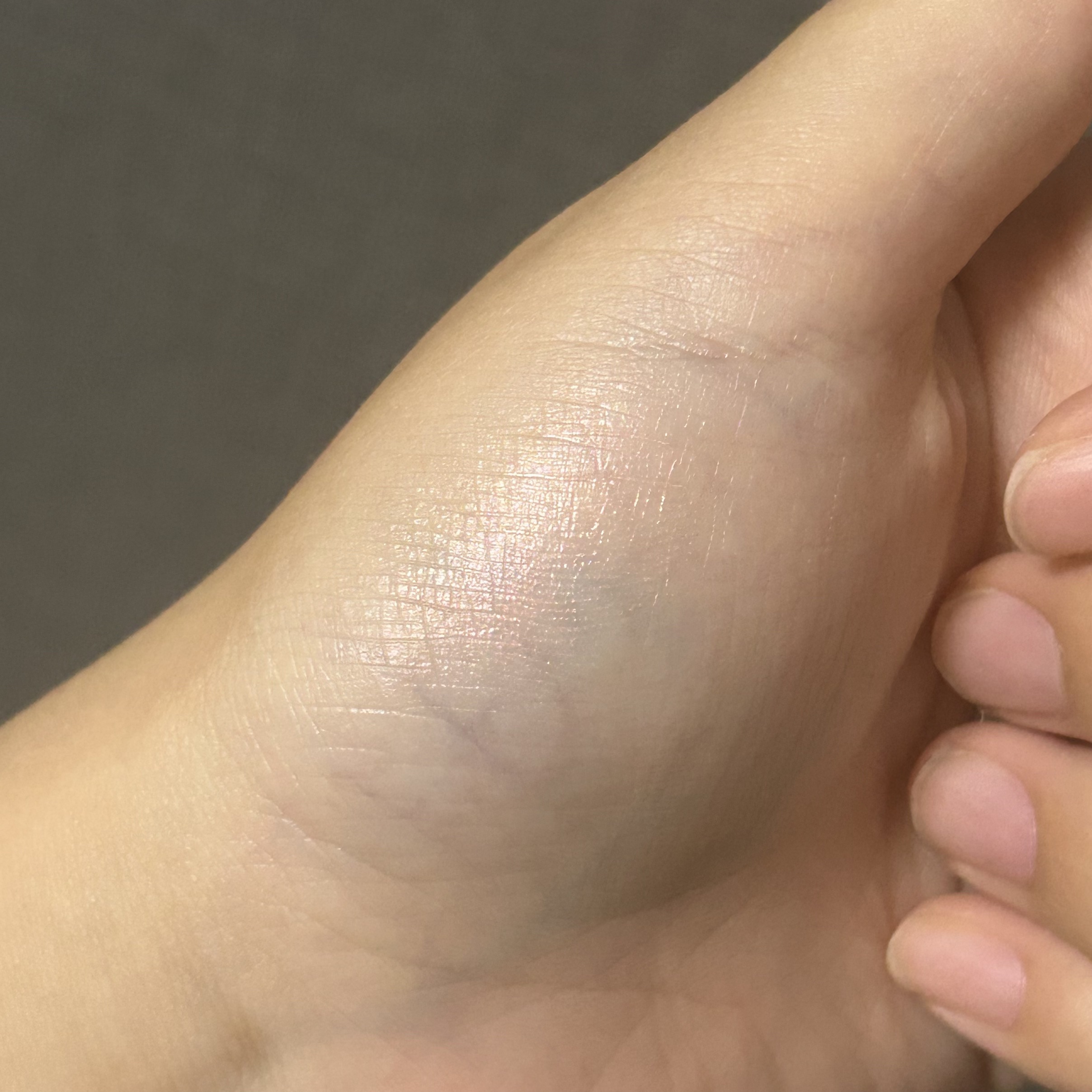 アンリミテッド ケア ツヤ ドロップ サクラ ピンク/shu uemura/リキッドハイライトを使ったクチコミ（2枚目）