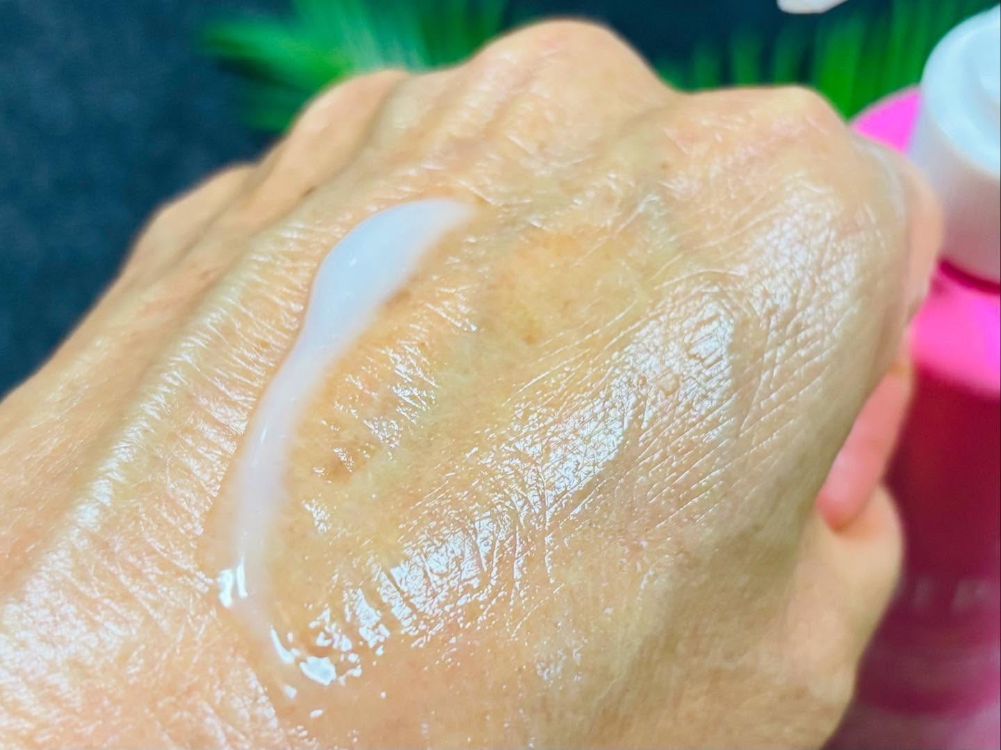 ヘパトリート 薬用保湿オールインワンジェル　[医薬部外品]/ゼトックスタイル/オールインワン化粧品を使ったクチコミ（3枚目）