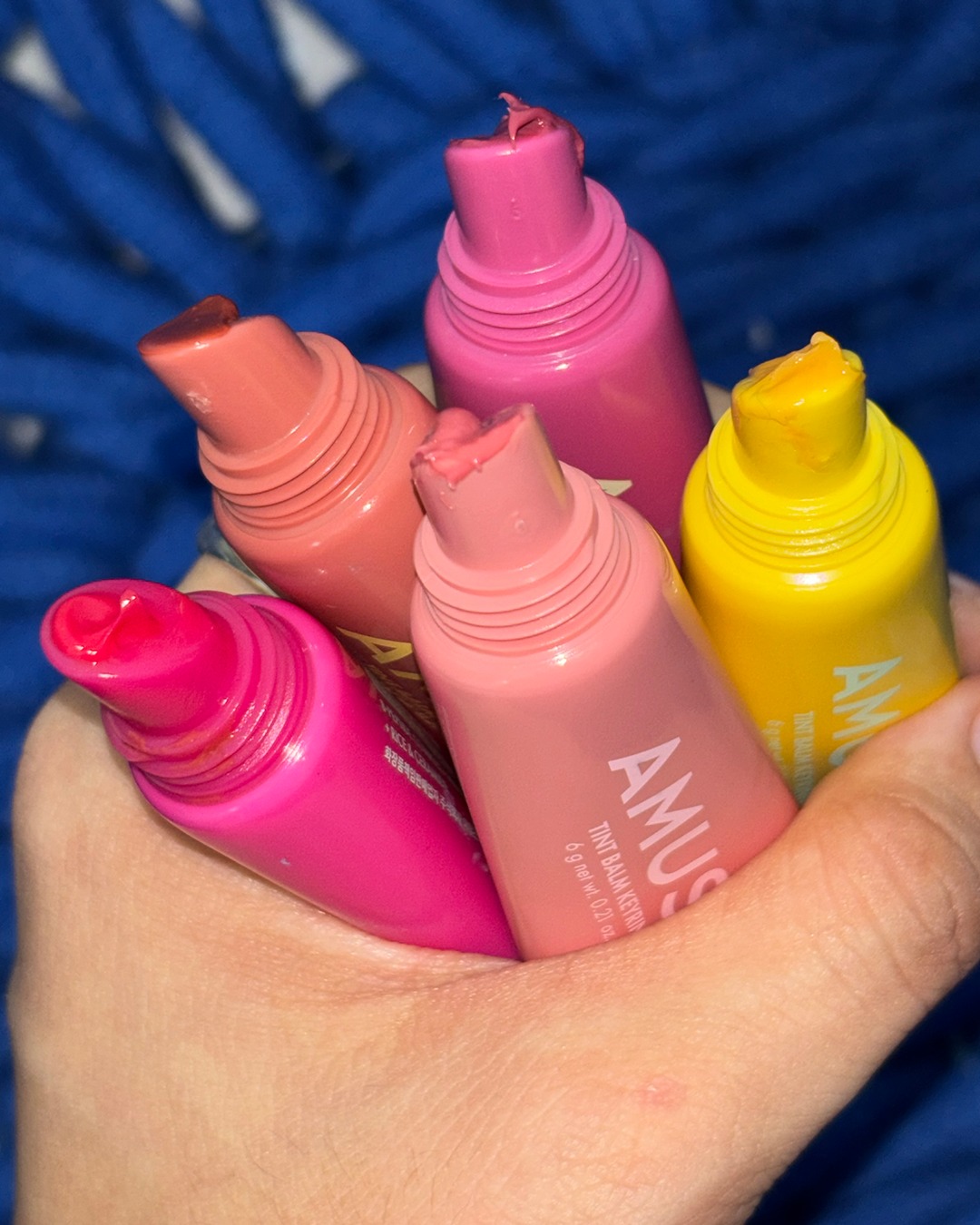 【ティントバームキーリング🍒】

キラキラでかわいいnewカラー💗
担当者が大好きな09，10号はなんとなんとラメ入り🙈

はやくアミューズガールの皆様に言いたいです…！！

10/1～Qoo10公式ページにてお見逃しなく✨