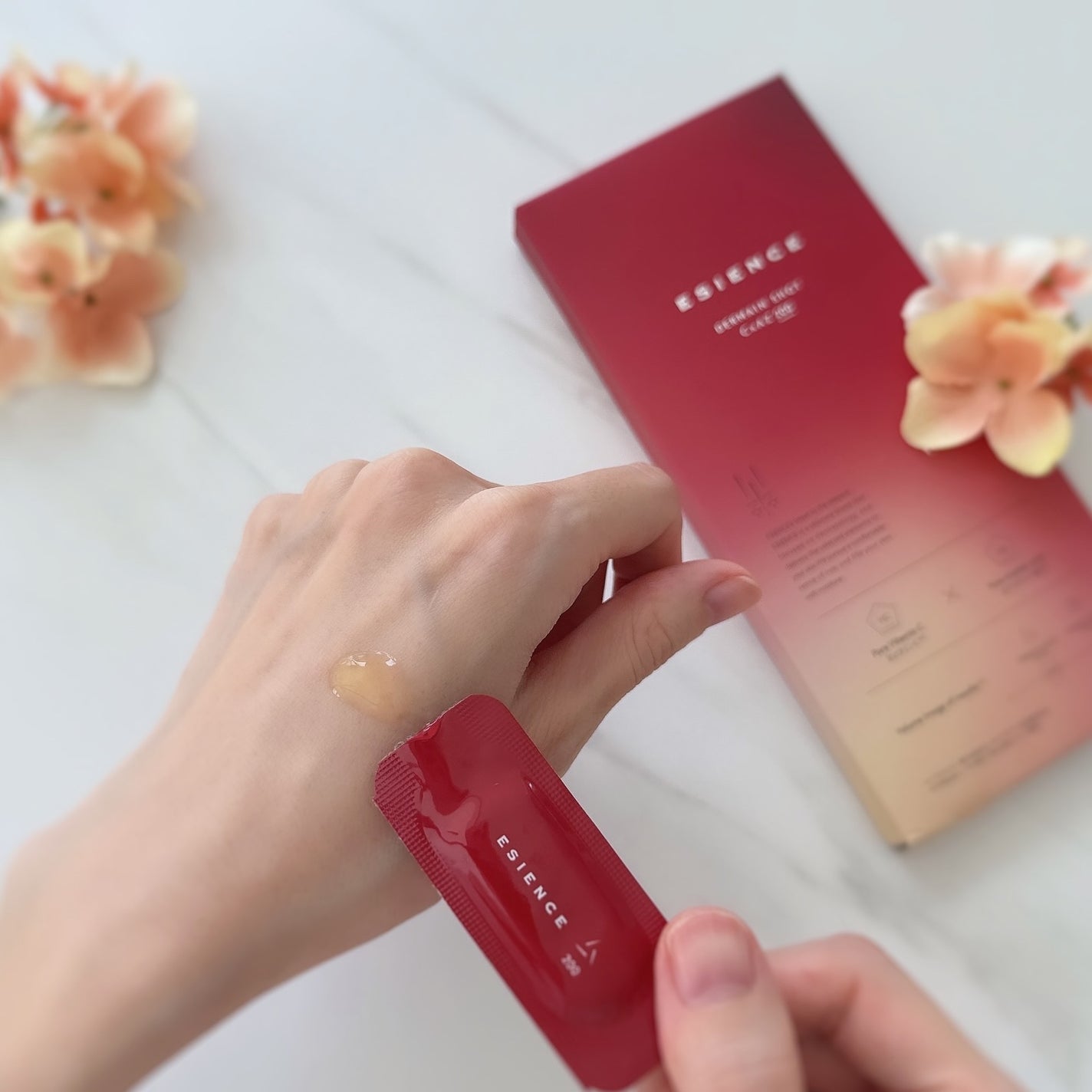 C×AZ ダーマインショット200/ESIENCE/美容液を使ったクチコミ(2枚目)