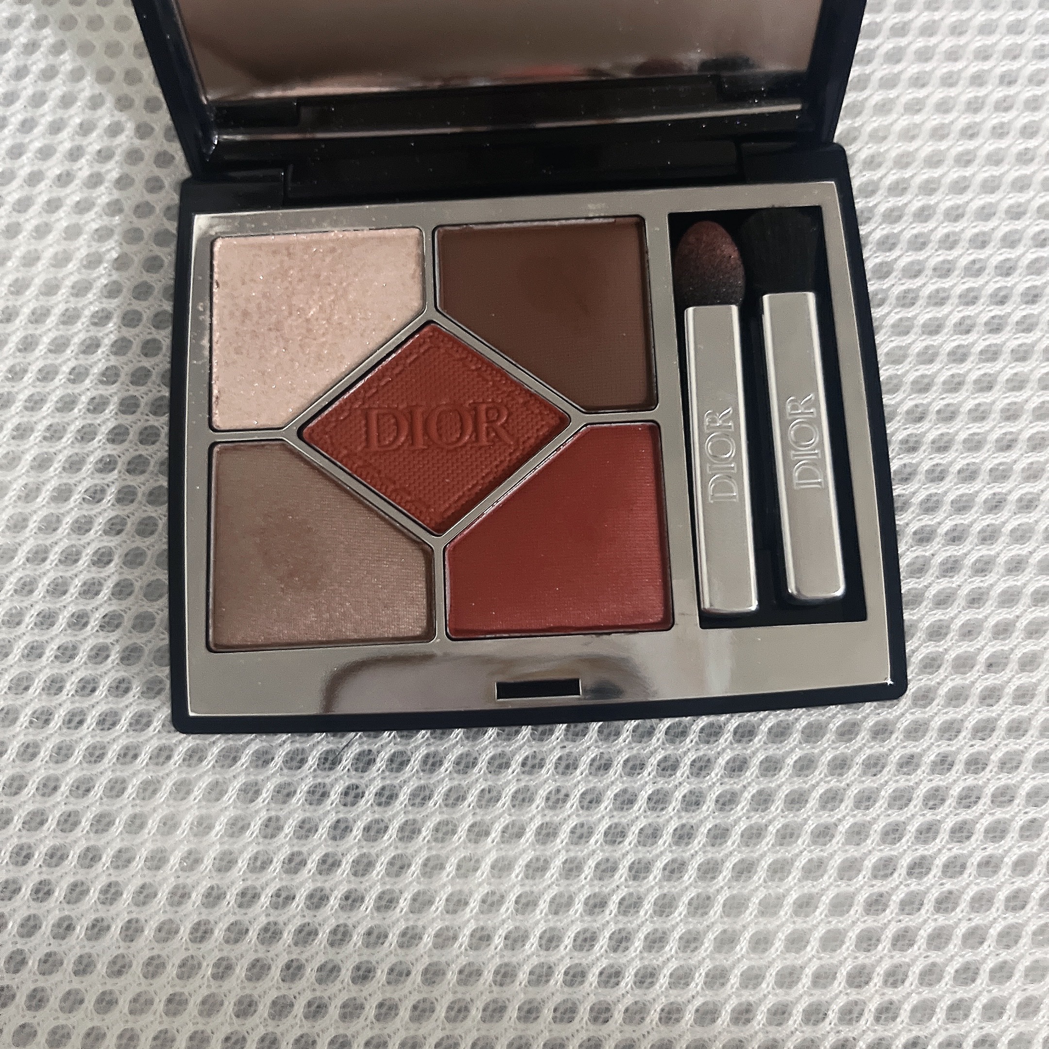 ディオールショウ サンク クルール 673 レッド タータン/Dior/アイシャドウを使ったクチコミ（1枚目）