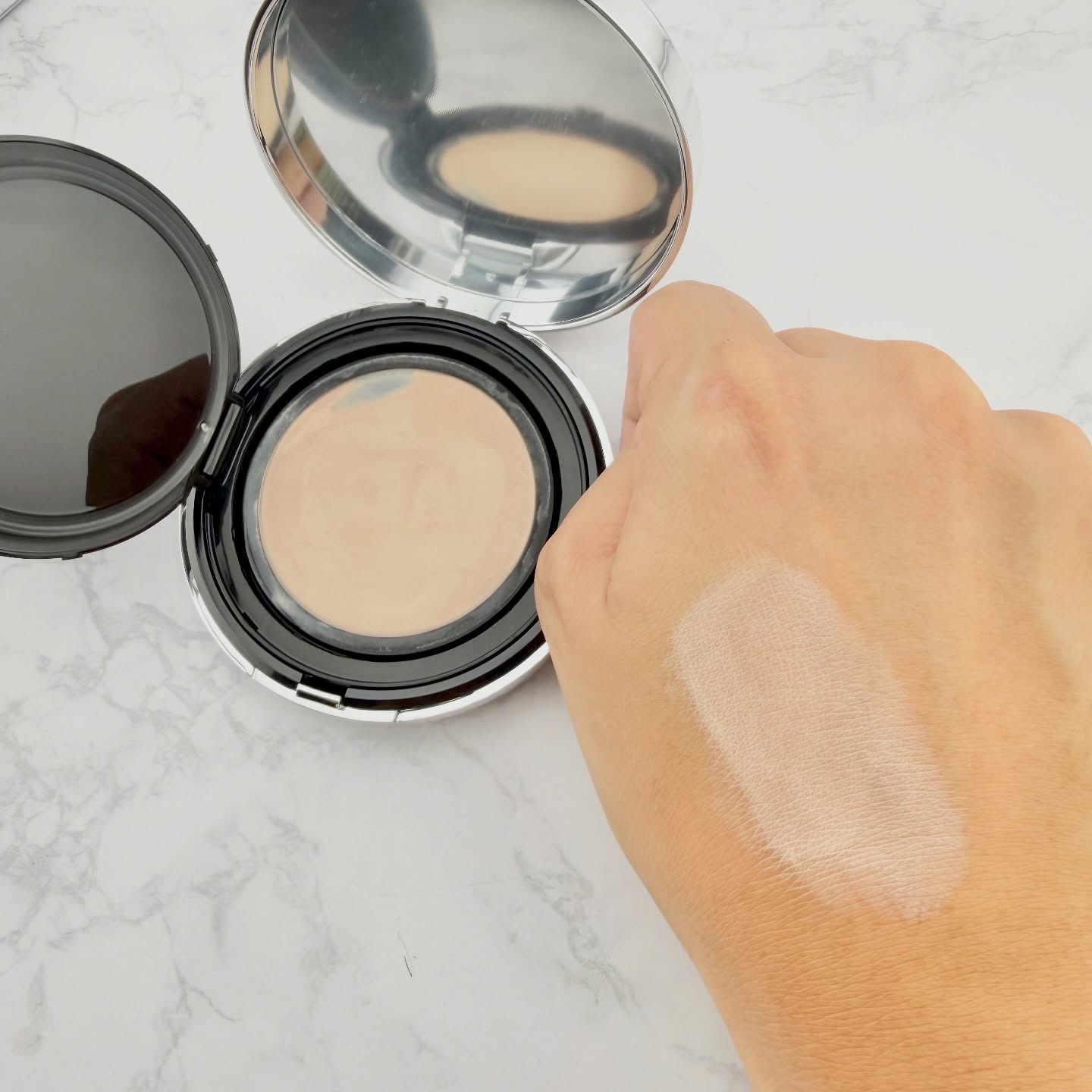 ブラーグローイクッション 943 Calm Wooncho/Dinto/クッションファンデーションを使ったクチコミ（2枚目）