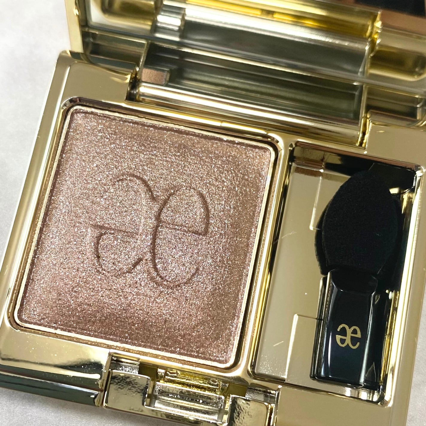 エレガンス プレジール アイズ/Elégance/単色アイシャドウを使ったクチコミ(2枚目)