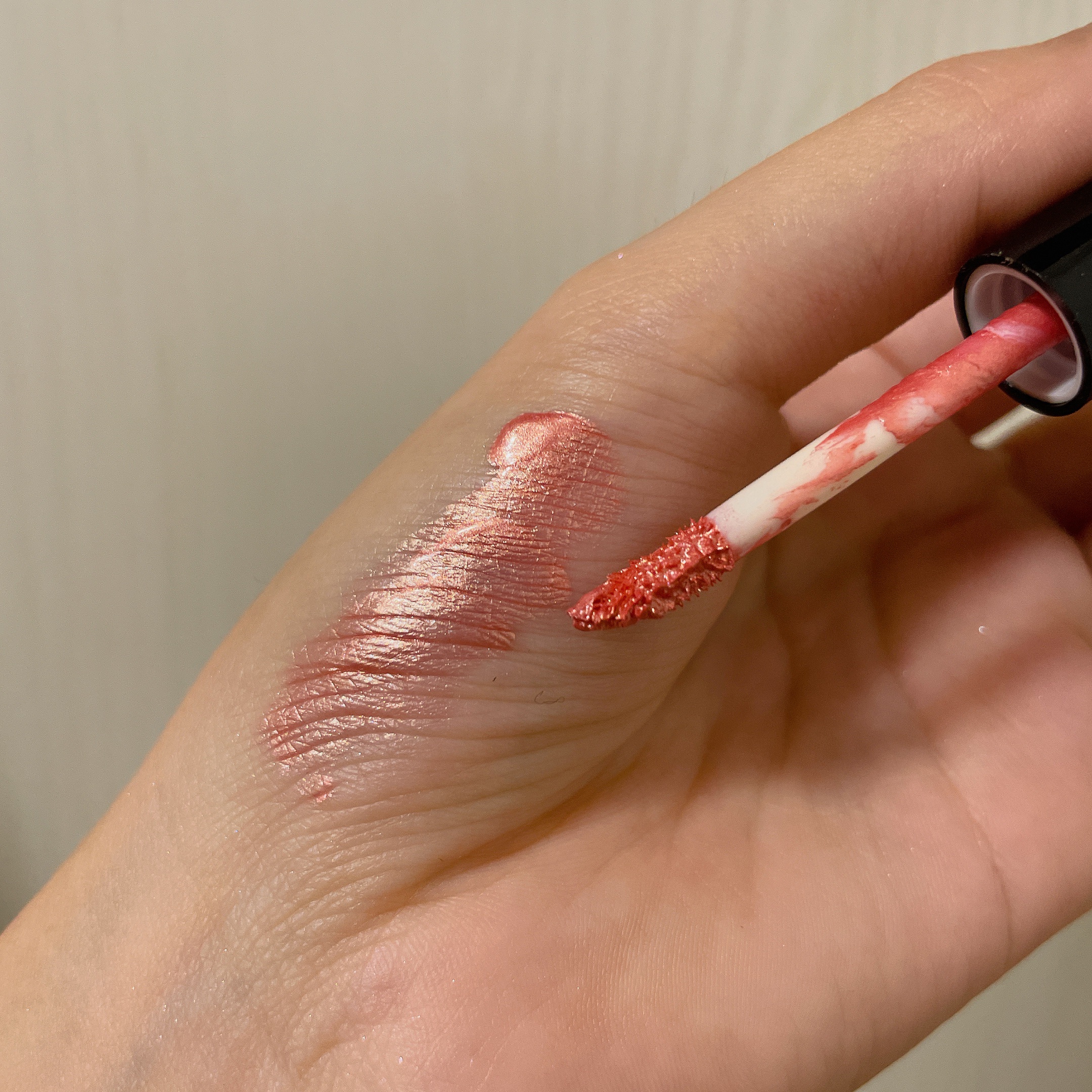 UR GLAM　LIQUID EYESHADOW/U R GLAM/リキッドアイシャドウを使ったクチコミ（2枚目）