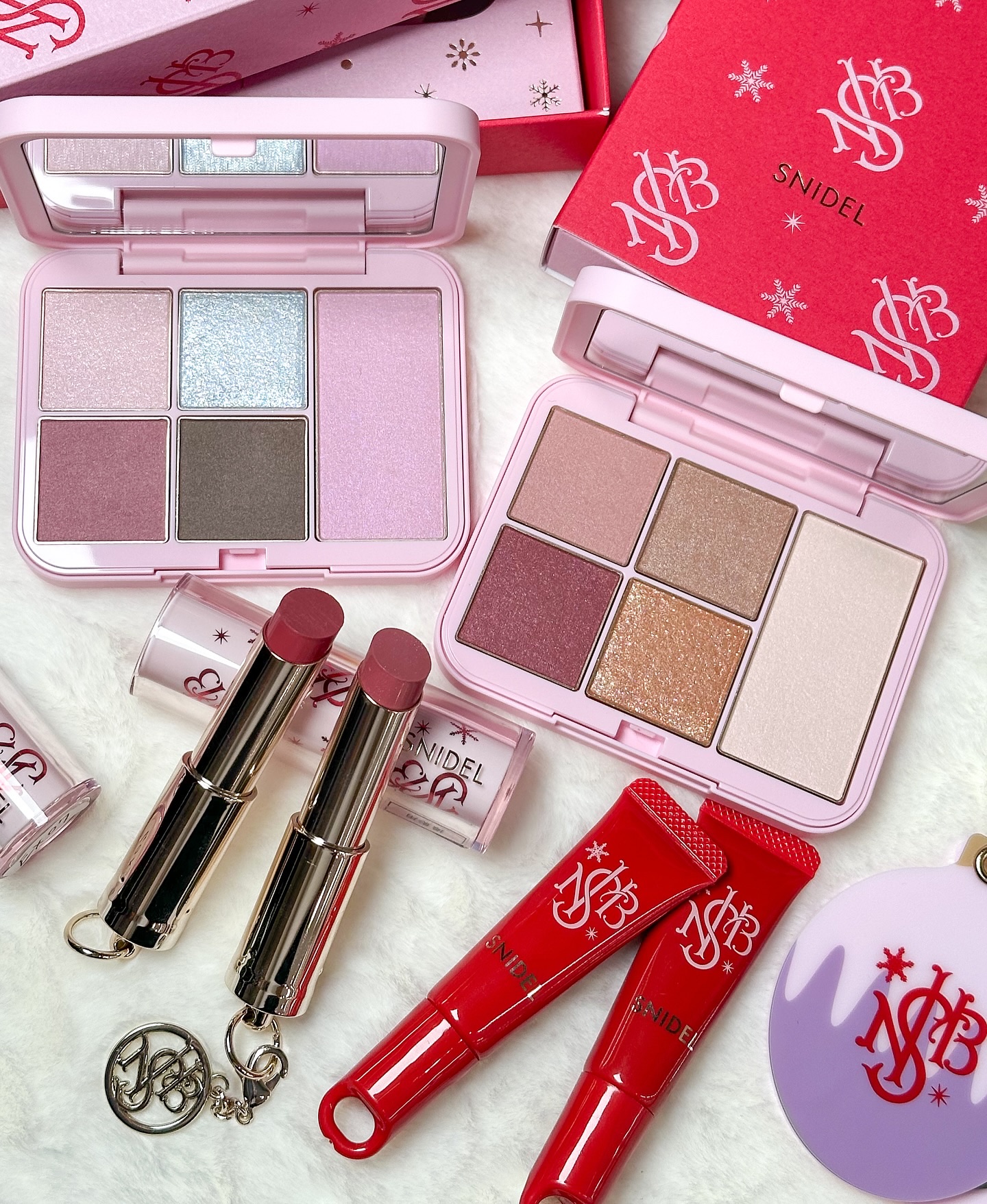 SNIDEL BEAUTY SNIDEL ルージュ クチュール コフレ Cheers Againのクチコミ「気になる人はコメント欄に「❤️」を押してね！【#スナイデル #VOCEクリスマスコフレ速報 🎄.....」（1枚目）