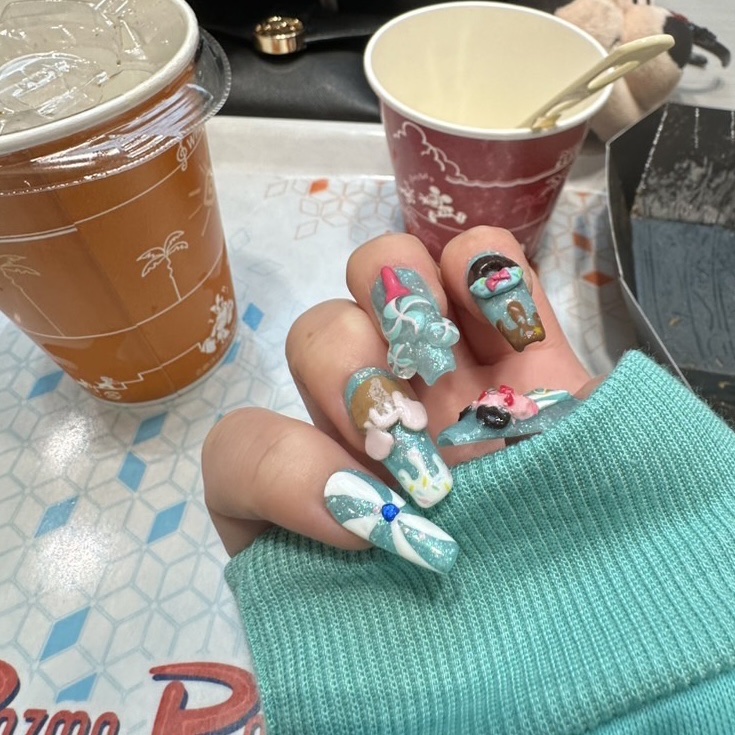 #ネイル,#ジェルネイル,#キラキラネイル,#簡単ネイル,#夏ネイル,#秋ネイル,#冬ネイル,#大人ネイル,#大人ネイル,#韓国ネイル,#フットネイル,#キャラネイル,#キャラクターネイルのネイルデザイン