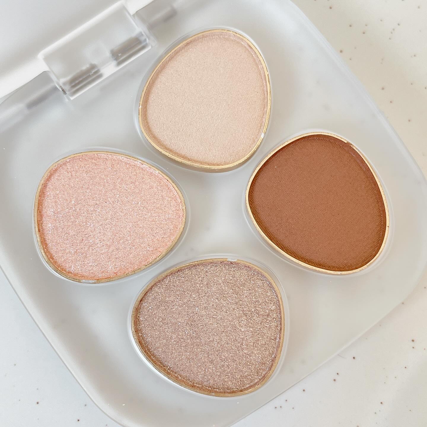 トーン ペタル フロート アイパレット/to/one/アイシャドウパレットを使ったクチコミ（3枚目）