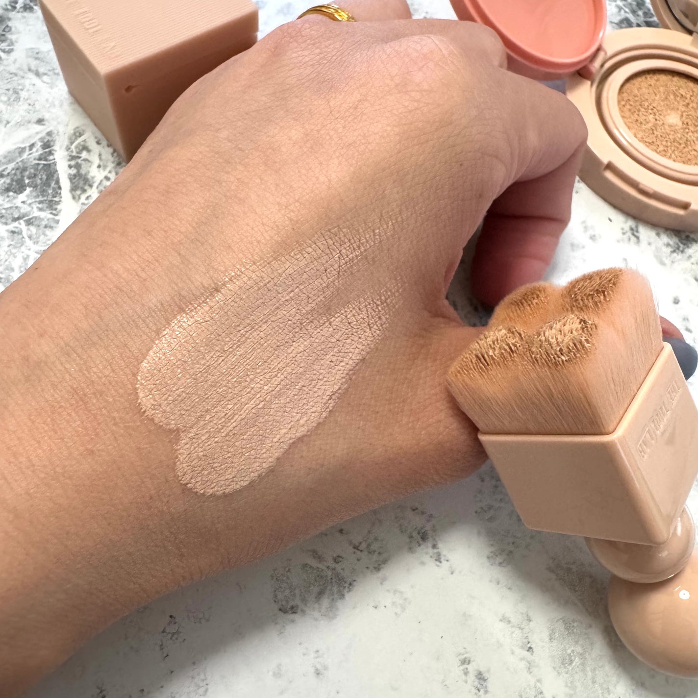 スタンプスキンフィットクッショングロウ/THE TOOL LAB/クッションファンデーションを使ったクチコミ(4枚目)