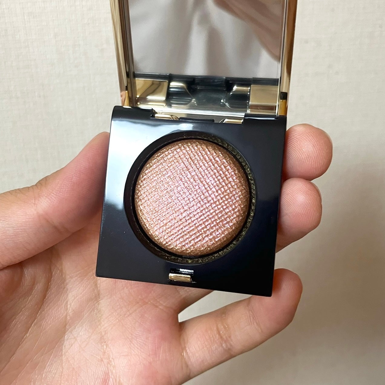リュクス アイシャドウ マルチクロム/BOBBI BROWN/単色アイシャドウを使ったクチコミ(3枚目)