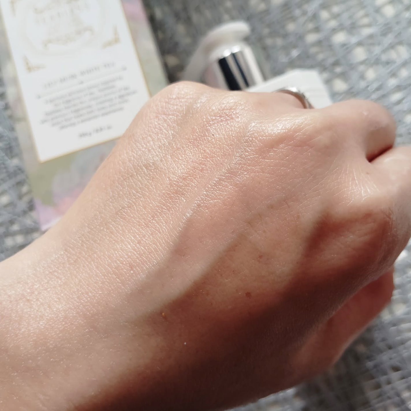 パフュームボディローション リリィムスクホワイトティー/TEABLESS/ボディローションを使ったクチコミ(3枚目)