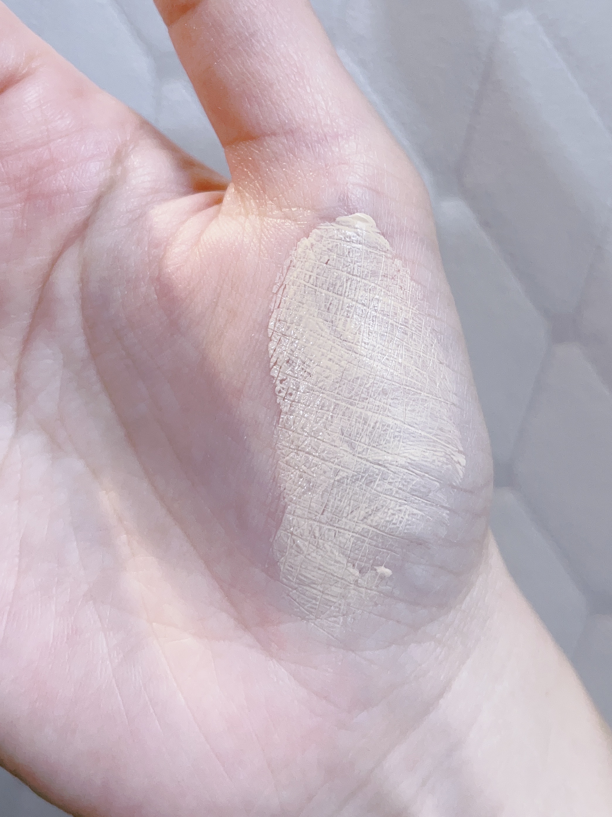 ロングウェア アクア ファンデーション/FUNNY ELVES方里/リキッドファンデーションを使ったクチコミ（2枚目）