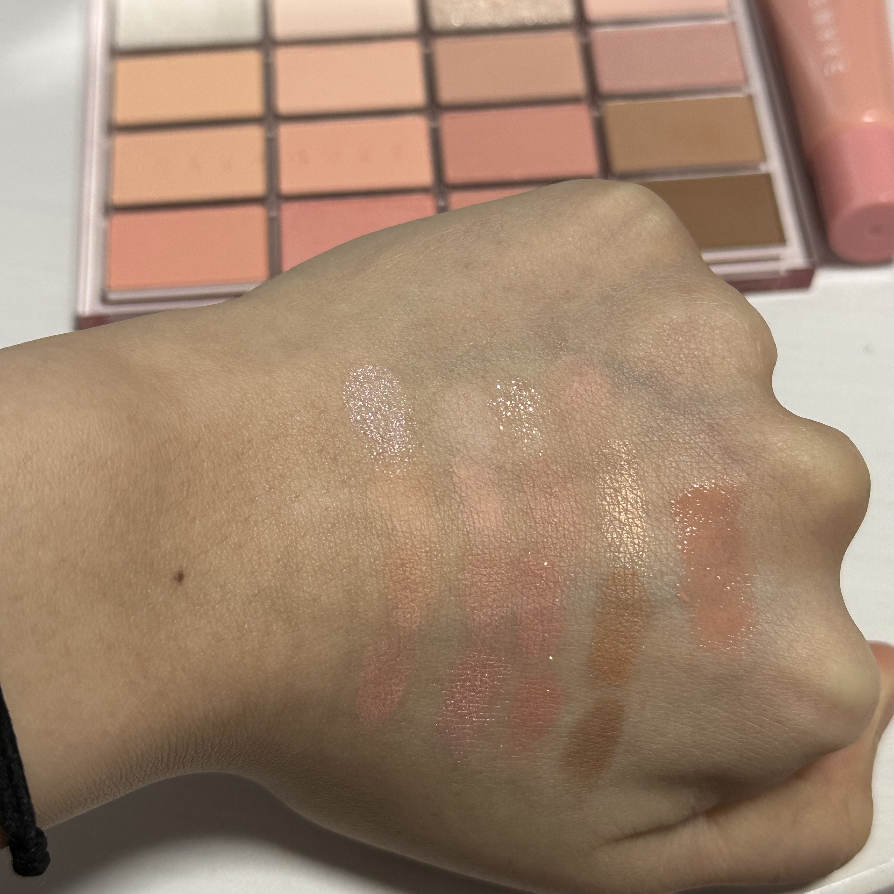 ソフトブラーリングアイパレット/wakemake/アイシャドウパレットを使ったクチコミ（2枚目）