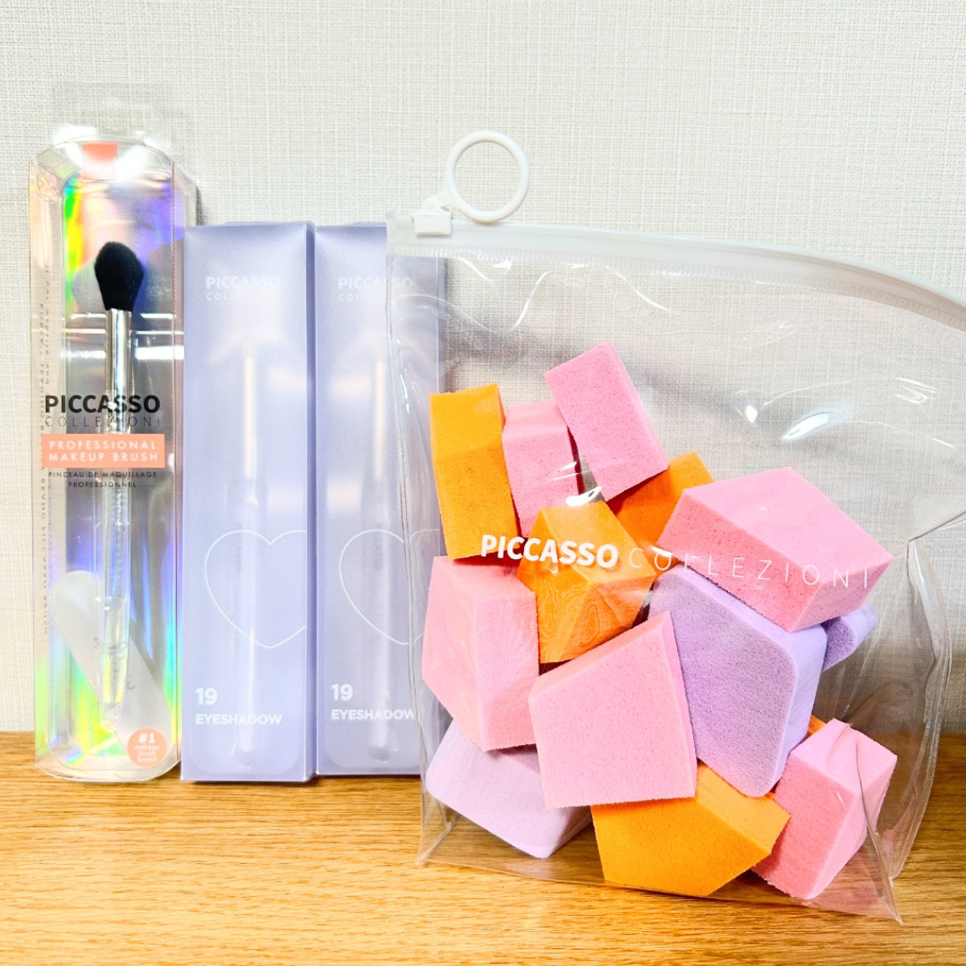 メガ割購入品🈹

COLLEZIONI PLASMA 32
アイシャドウブラシ

COLLEZIONI 19アイシャドウ

気に入りすぎてるPICCASSOのブラシを
リピ買い購入しました♪

大きい方は上瞼全体にふんわりと、
小さい方は