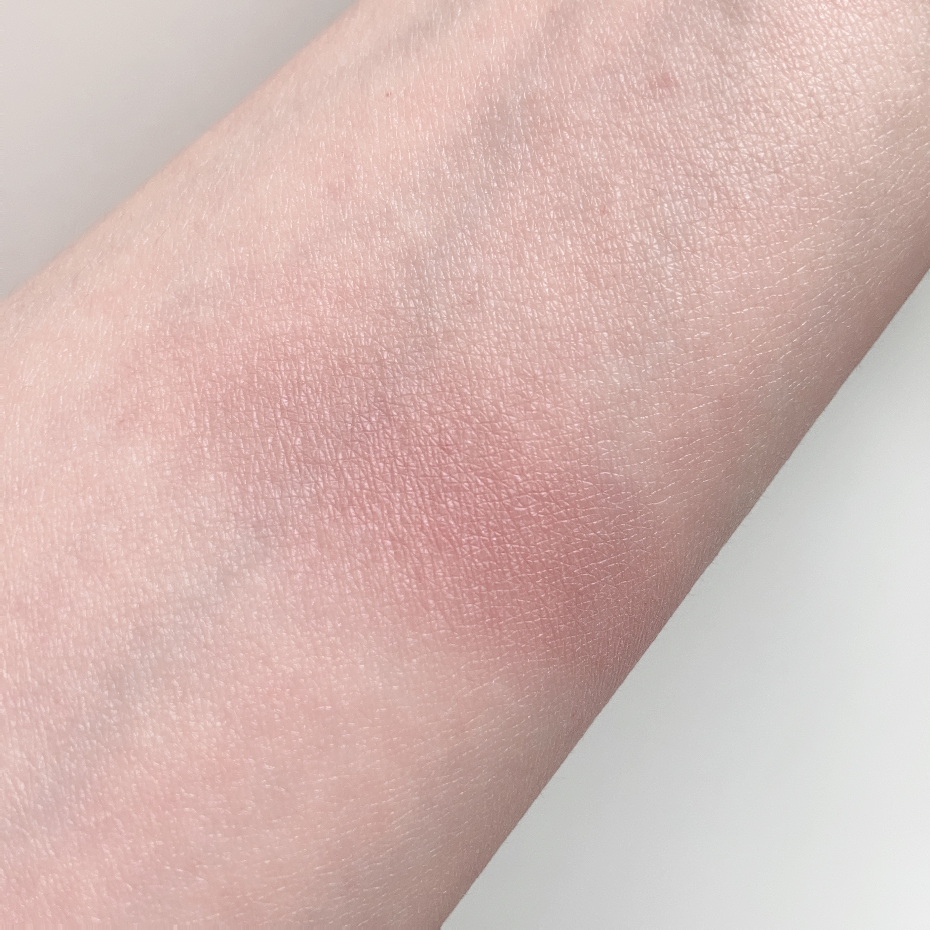 ミネラルマルチパウダー/エトヴォス/単色アイシャドウを使ったクチコミ（3枚目）