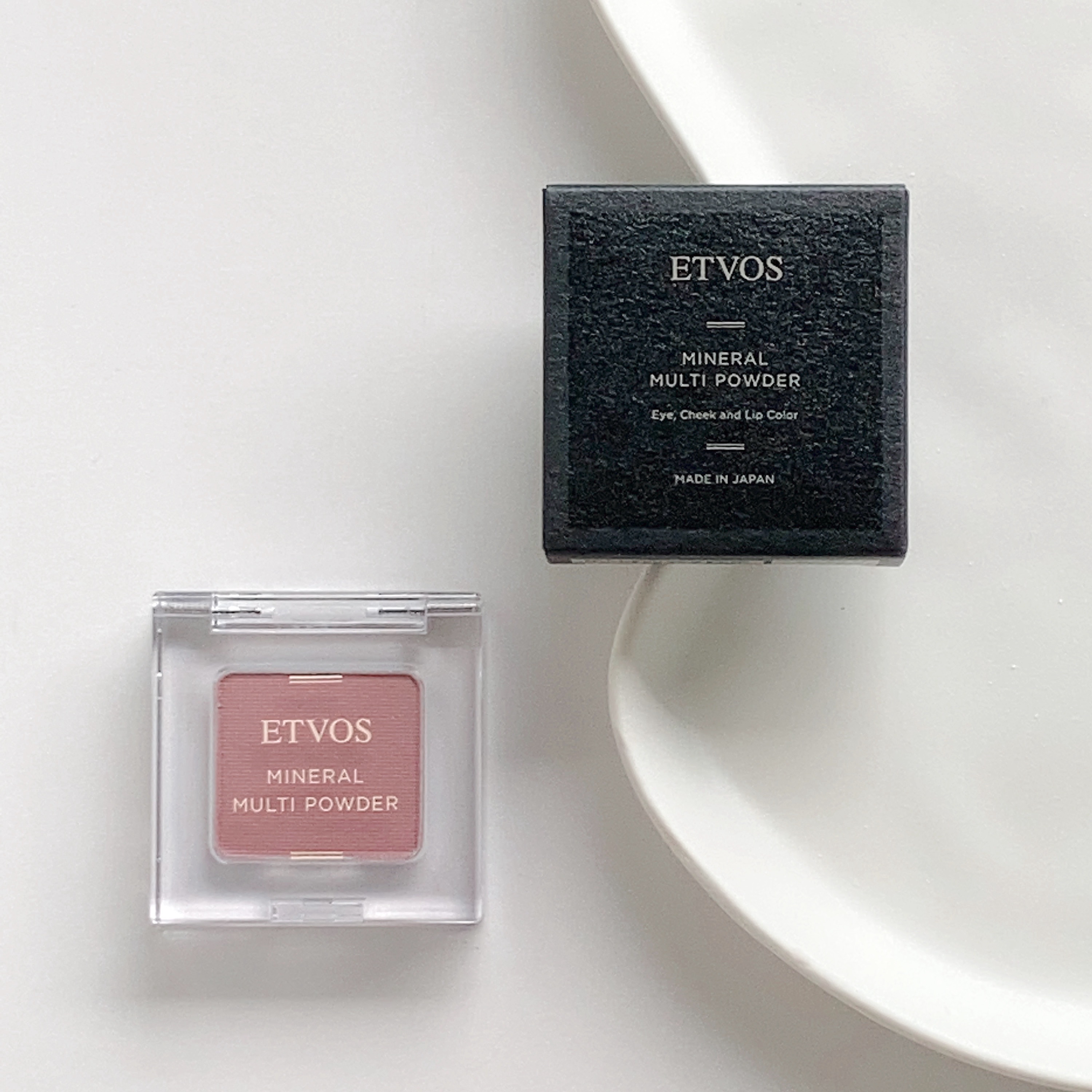 ミネラルマルチパウダー/エトヴォス/単色アイシャドウを使ったクチコミ（1枚目）