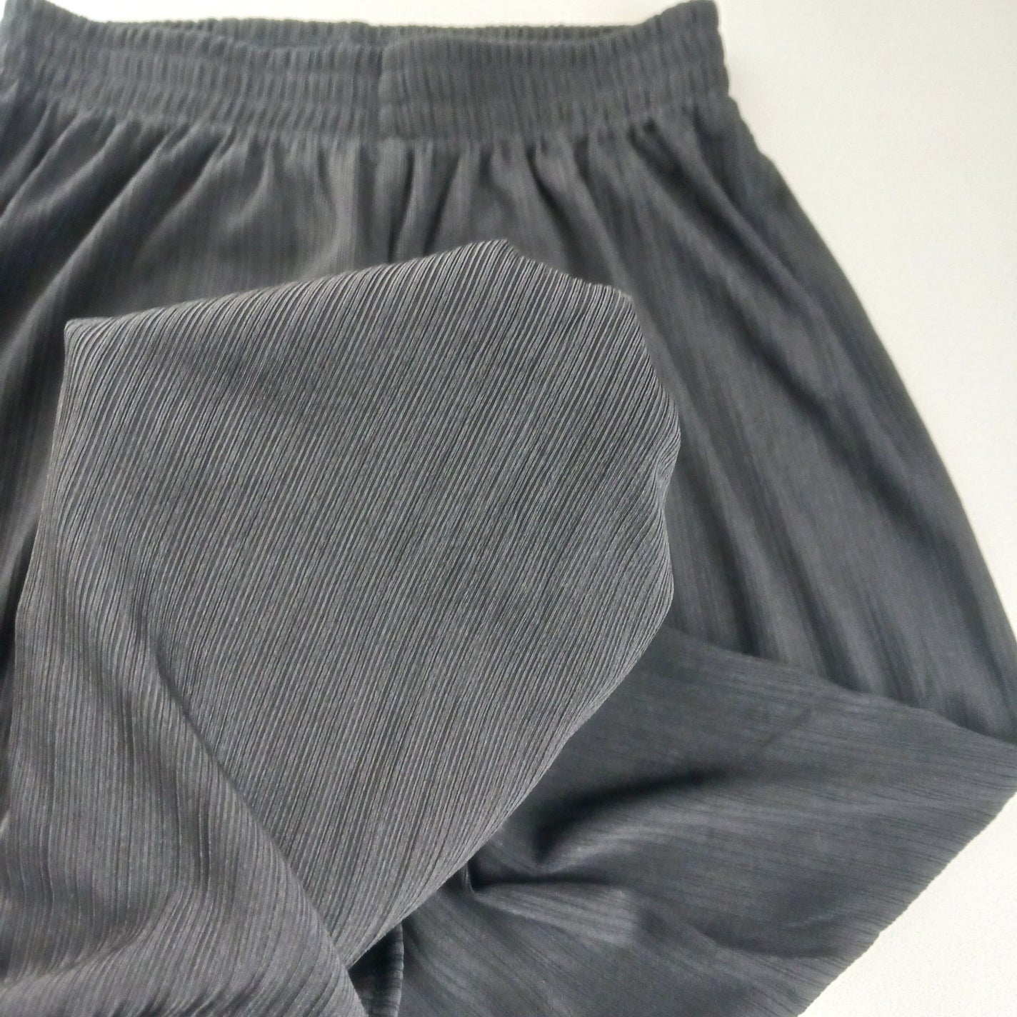 domingo on LIPS 「ディアドリス ワイドパンツさらてろ冷感。生地はさらっとしていて..」(2枚目)