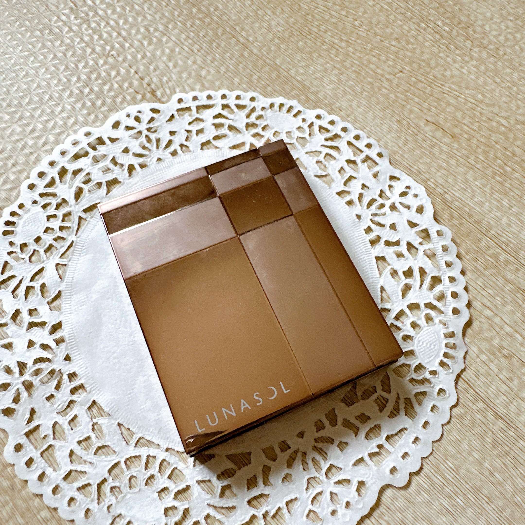 スキンモデリングアイズ/LUNASOL/アイシャドウパレットを使ったクチコミ（2枚目）