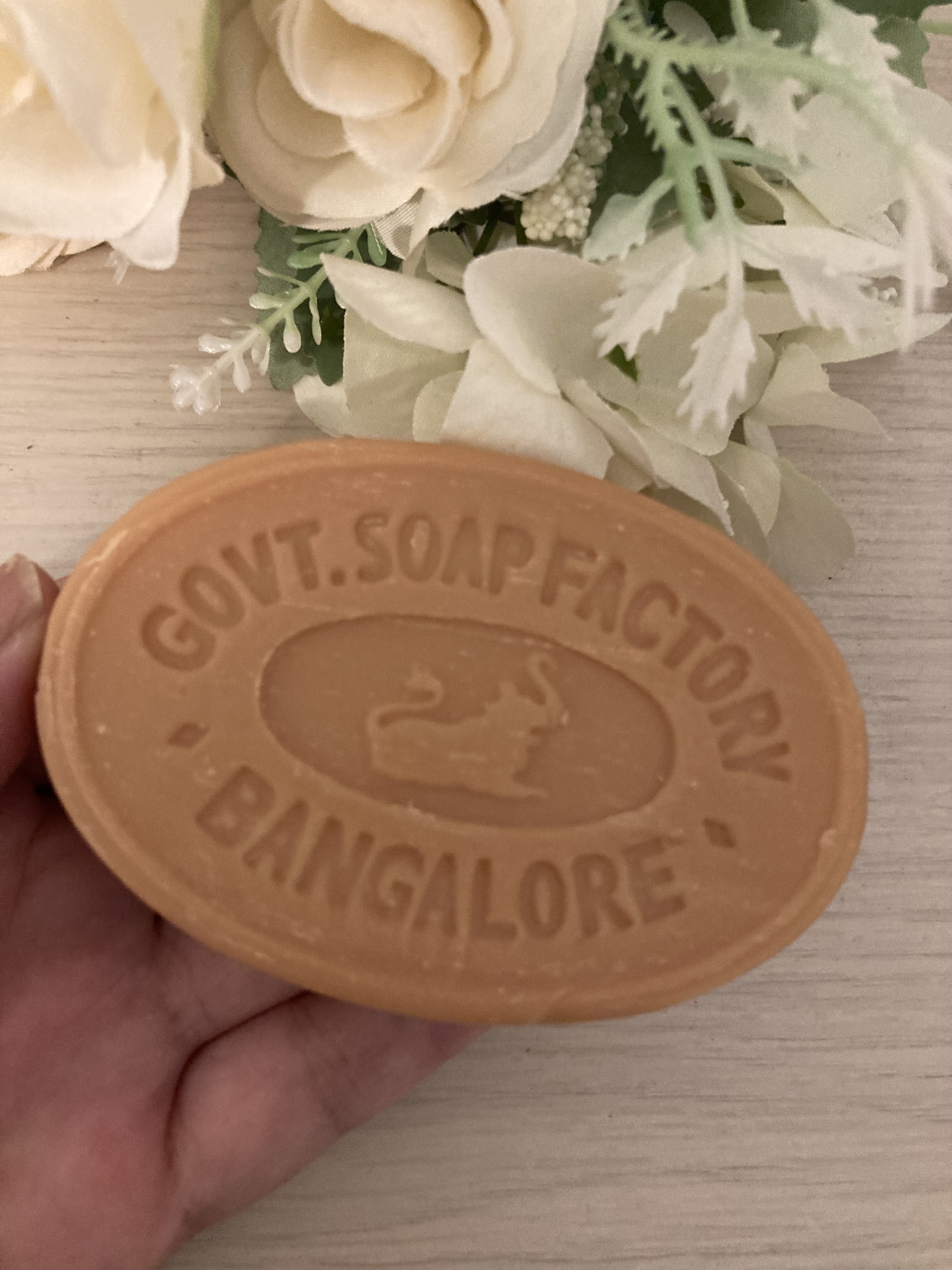 Mysore Sandal Soap/Karnataka Soaps & Detergents /洗顔石鹸を使ったクチコミ（2枚目）