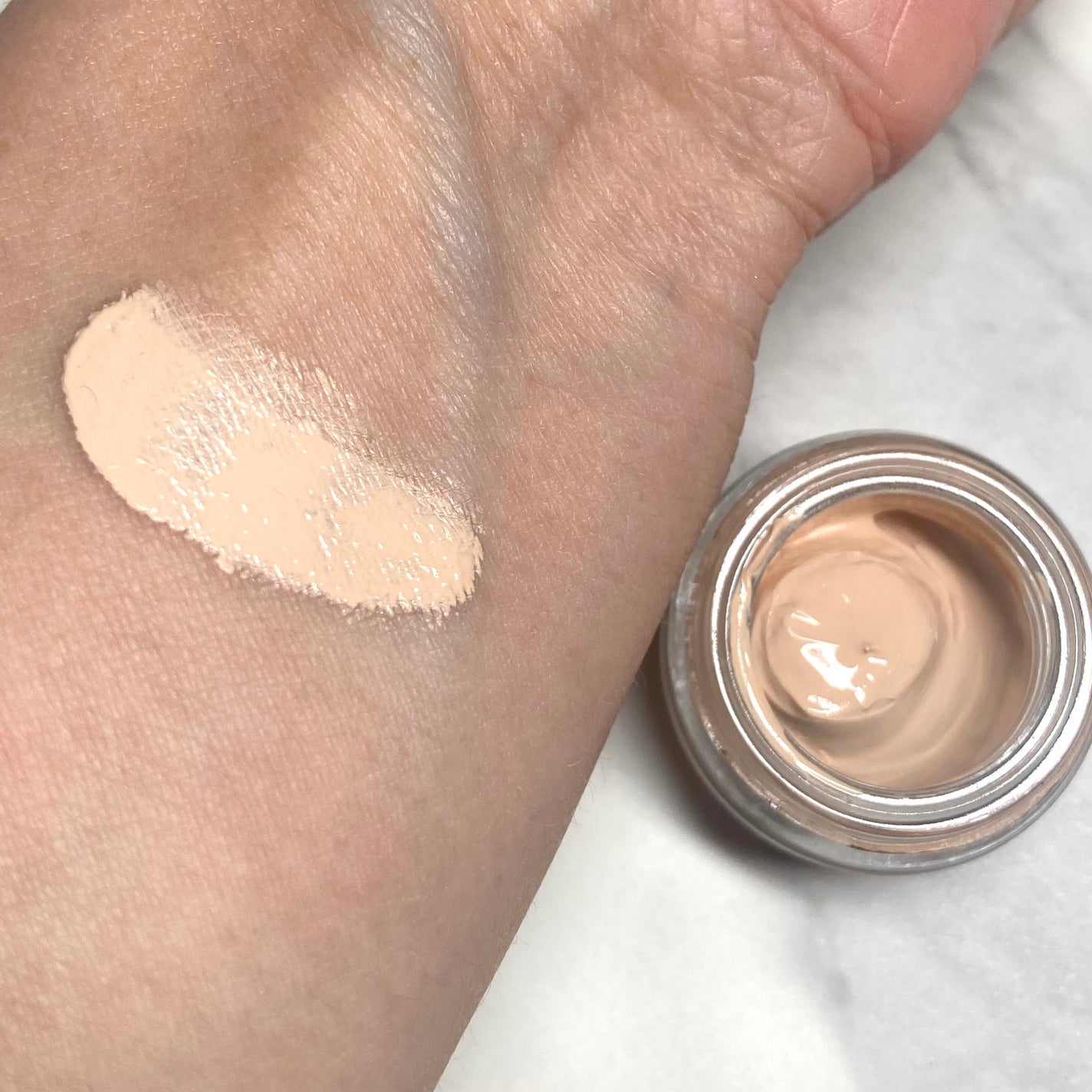 カネボウ ライブリースキン ウェアⅡ/KANEBO/リキッドファンデーションを使ったクチコミ(2枚目)