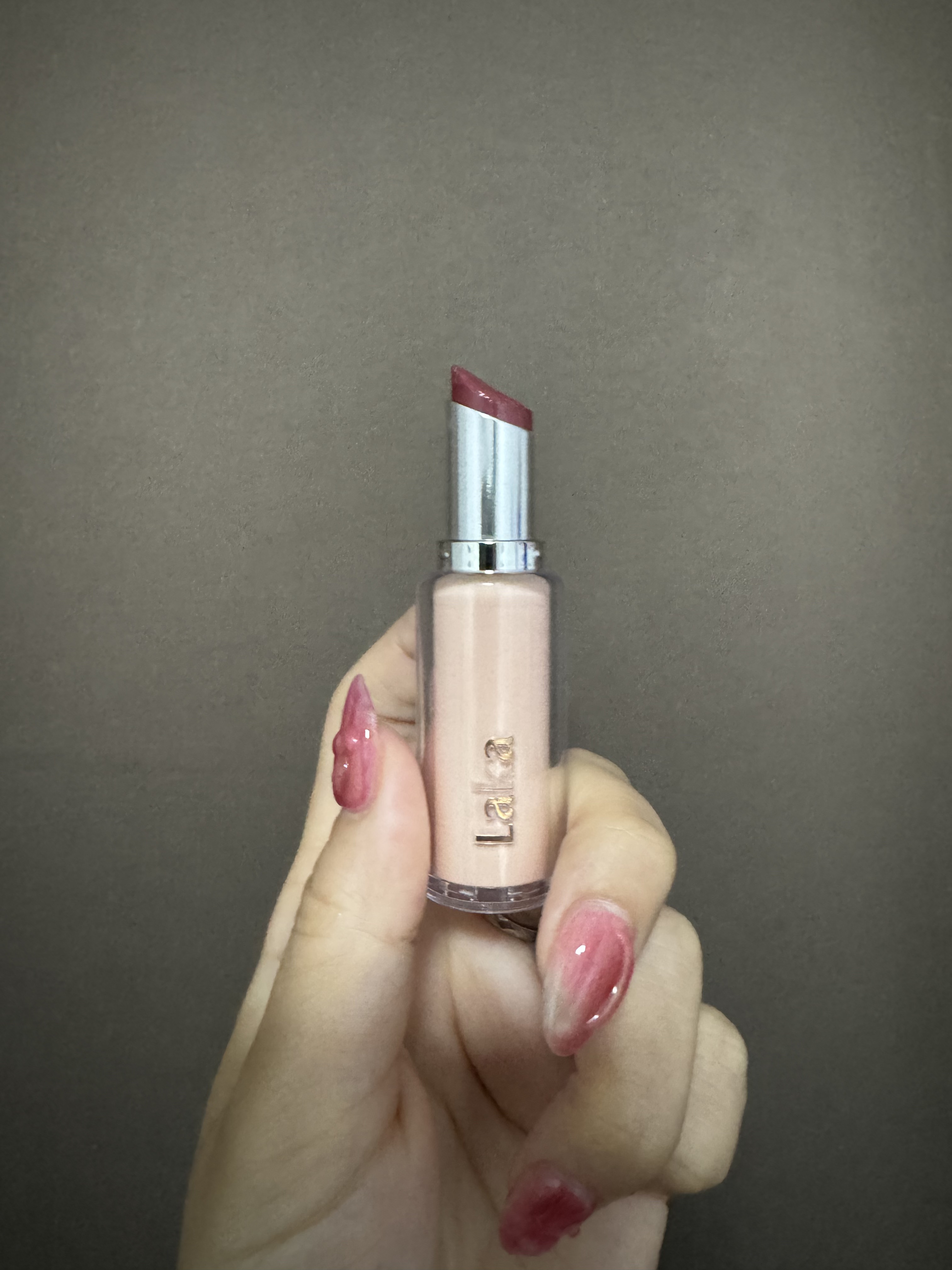 ボンディンググロウリップスティック/Laka/口紅を使ったクチコミ（2枚目）