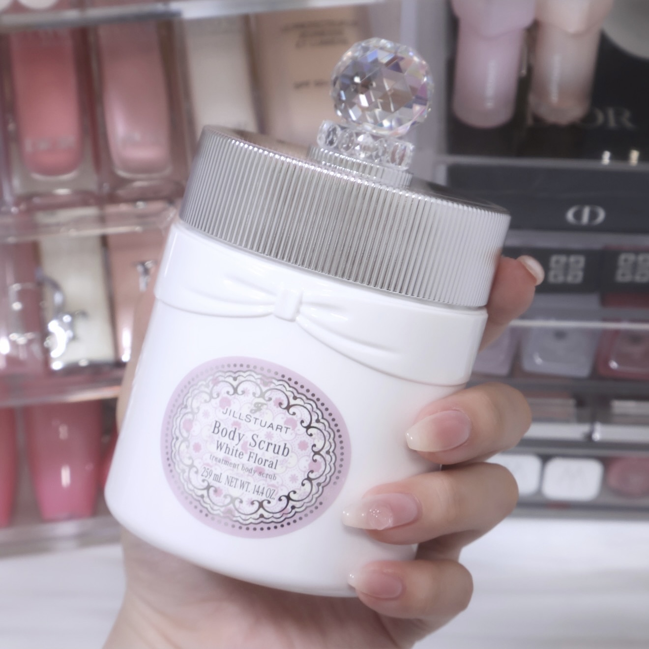 ジルスチュアート　ホワイトフローラル　ボディスクラブ/JILL STUART/ボディスクラブを使ったクチコミ（2枚目）