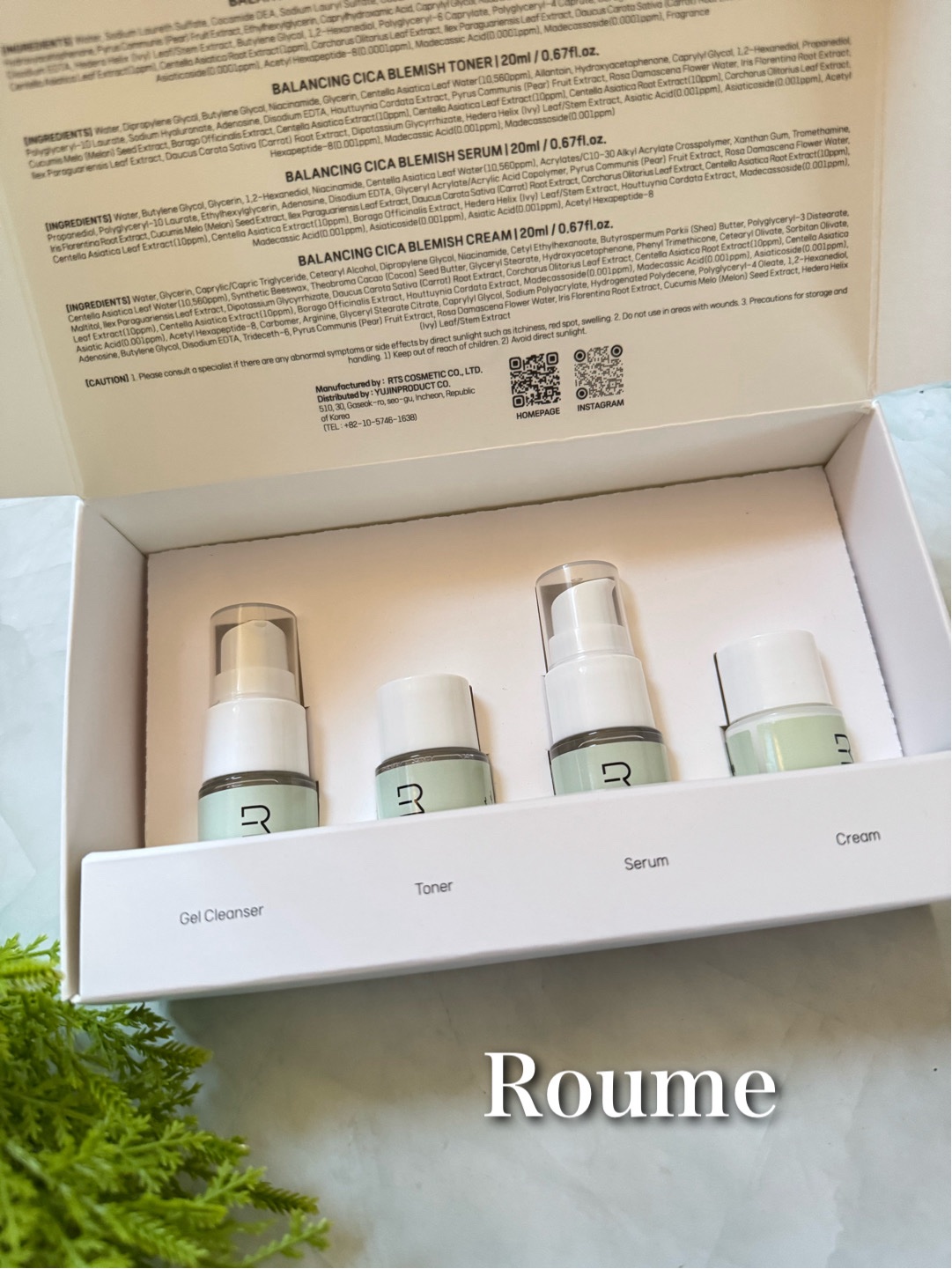 韓国スキンケアブランド🇰🇷
Roume（ロウミー）
 @roume.official_jp

自然由来成分がお肌を健やかにしてくれる✨

『シカルーティン スキンケアトラベルセット』
（ジェルクレンザー／トナー／セラム／クリームの4点入