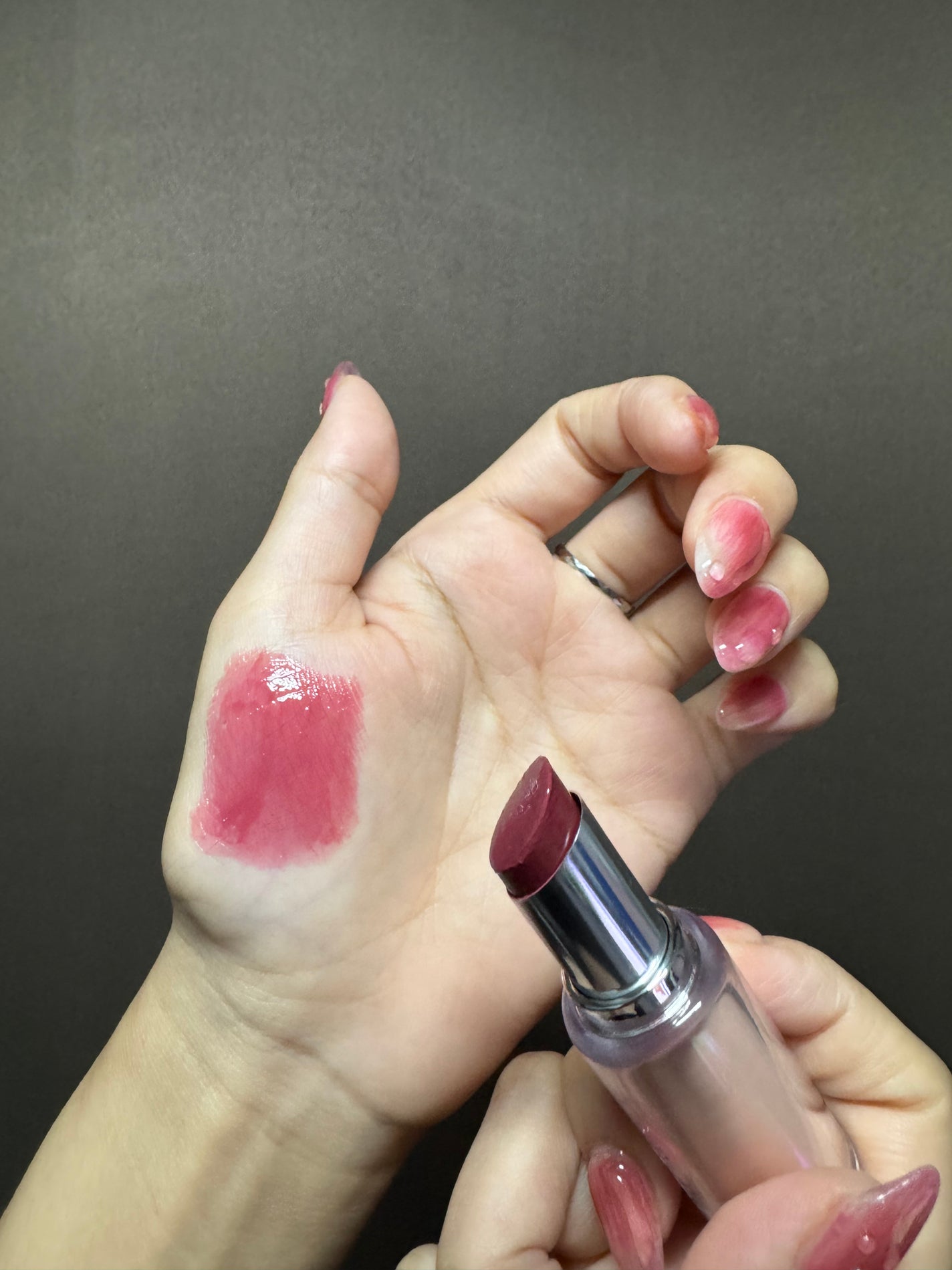 ボンディンググロウリップスティック/Laka/口紅を使ったクチコミ(3枚目)