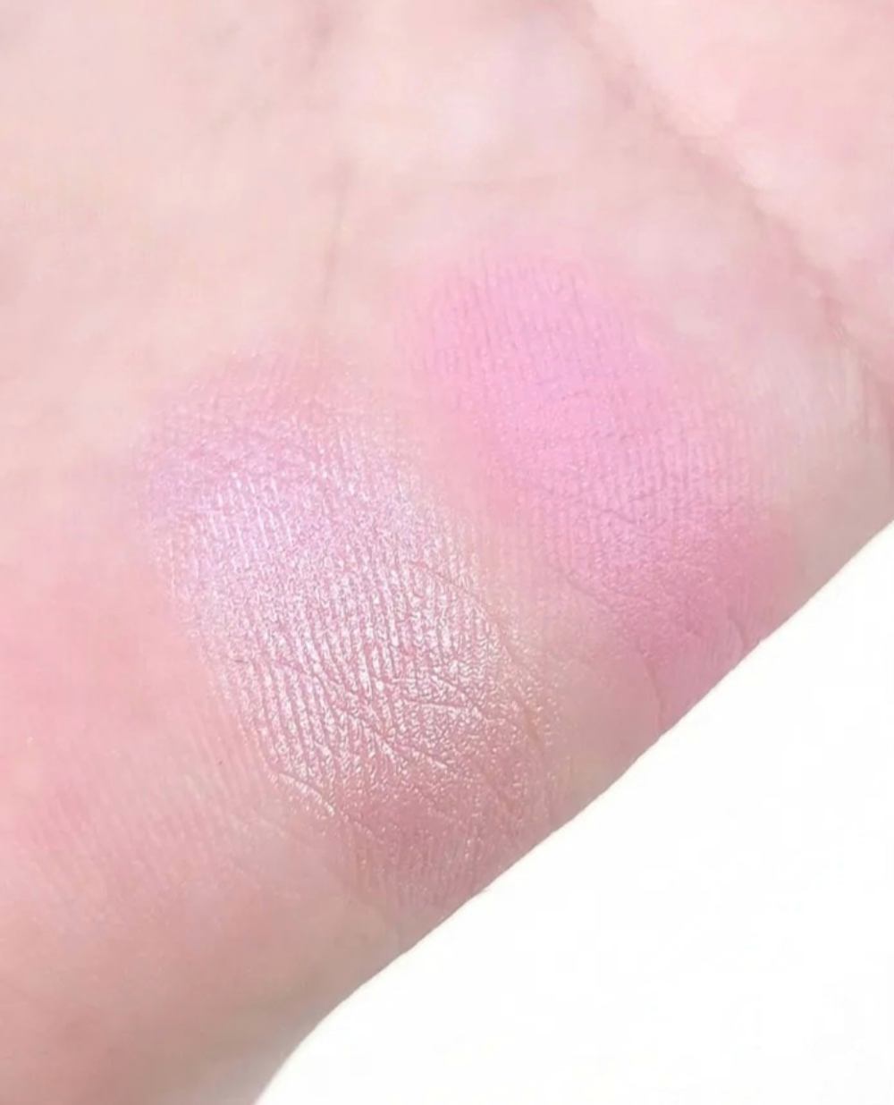 3CE 3CE ブラッシュライターのクチコミ「３CE
BLUSHLIGTER SLICK

このピンク可愛いカラーだった！
ハイライトとチー.....」（3枚目）