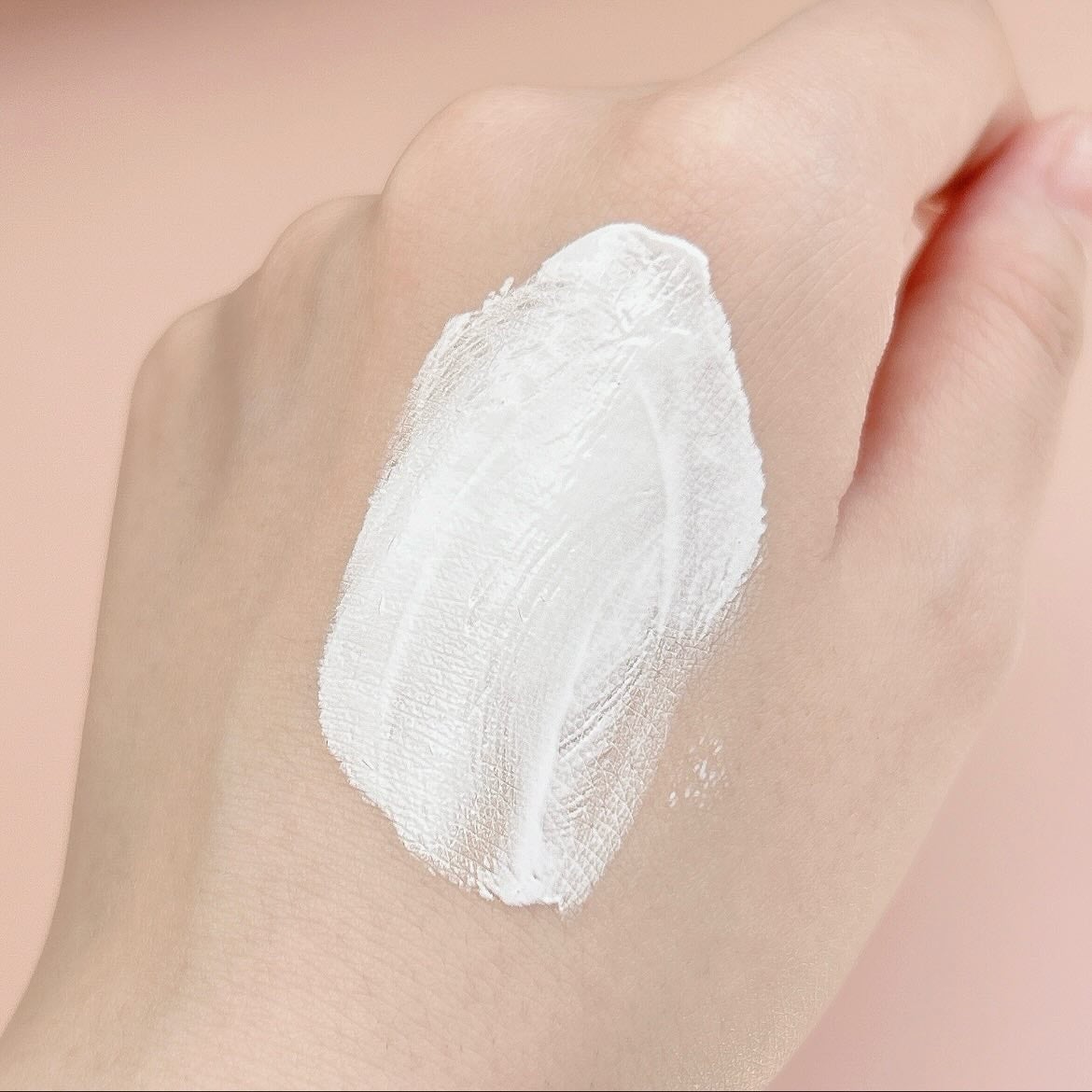 ホワイトニングドレストーンアップクリーム/COSNORI/化粧下地を使ったクチコミ(4枚目)