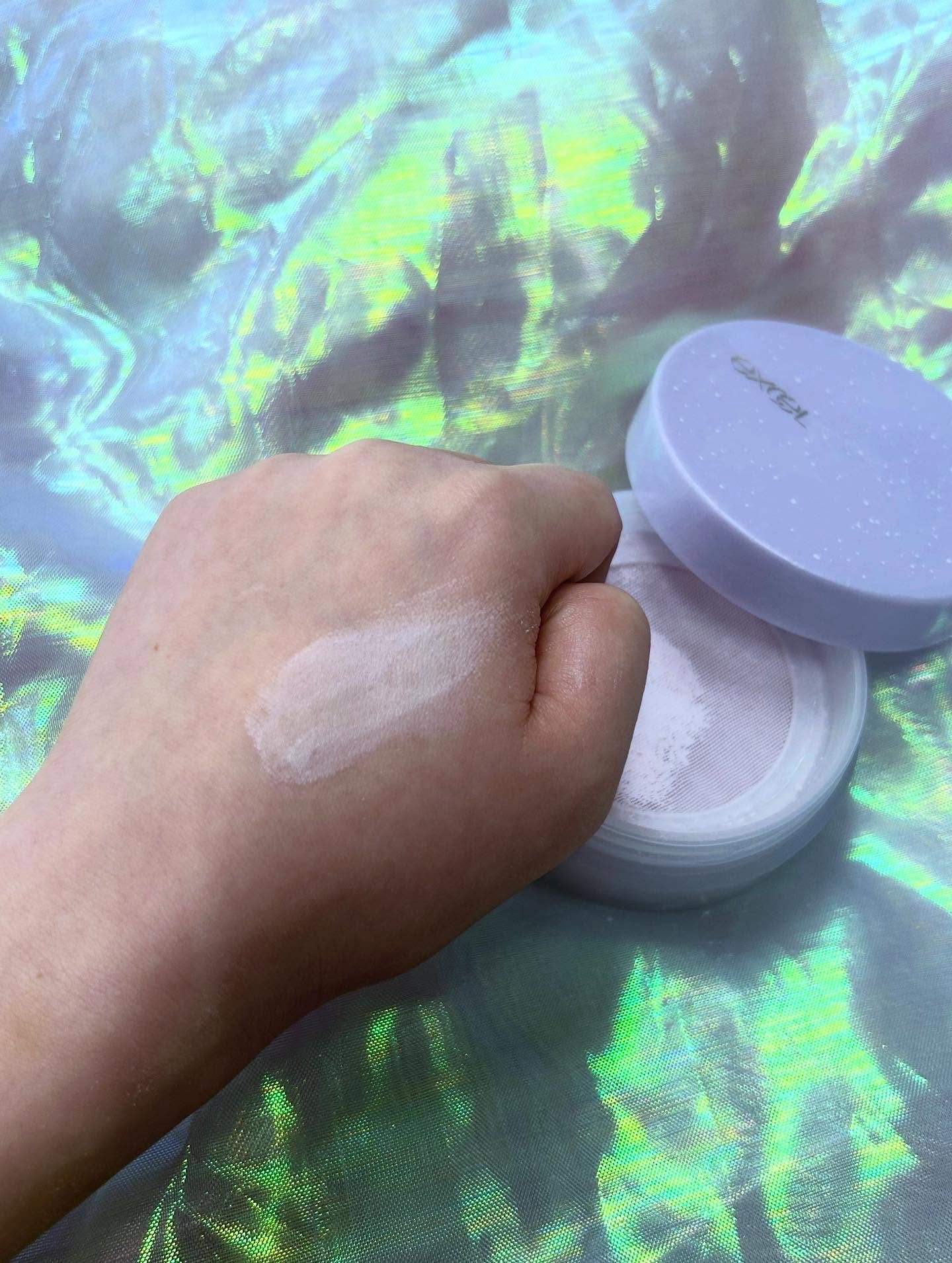 ドレープド シマーグロウ DS04 スノーグロウ(限定)/excel/パウダーハイライトを使ったクチコミ（2枚目）