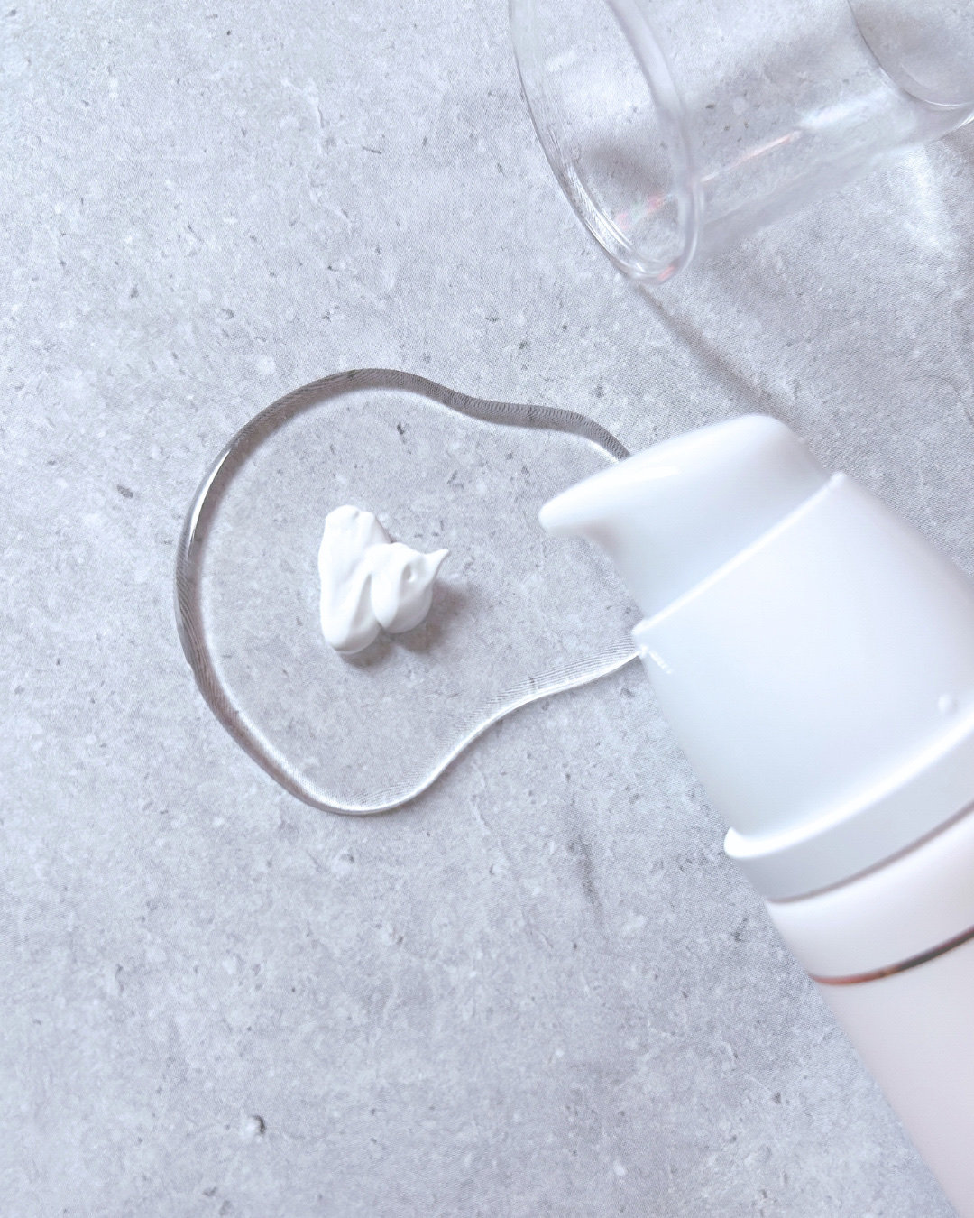 ホワイトニングドレストーンアップクリーム/COSNORI/化粧下地を使ったクチコミ（2枚目）