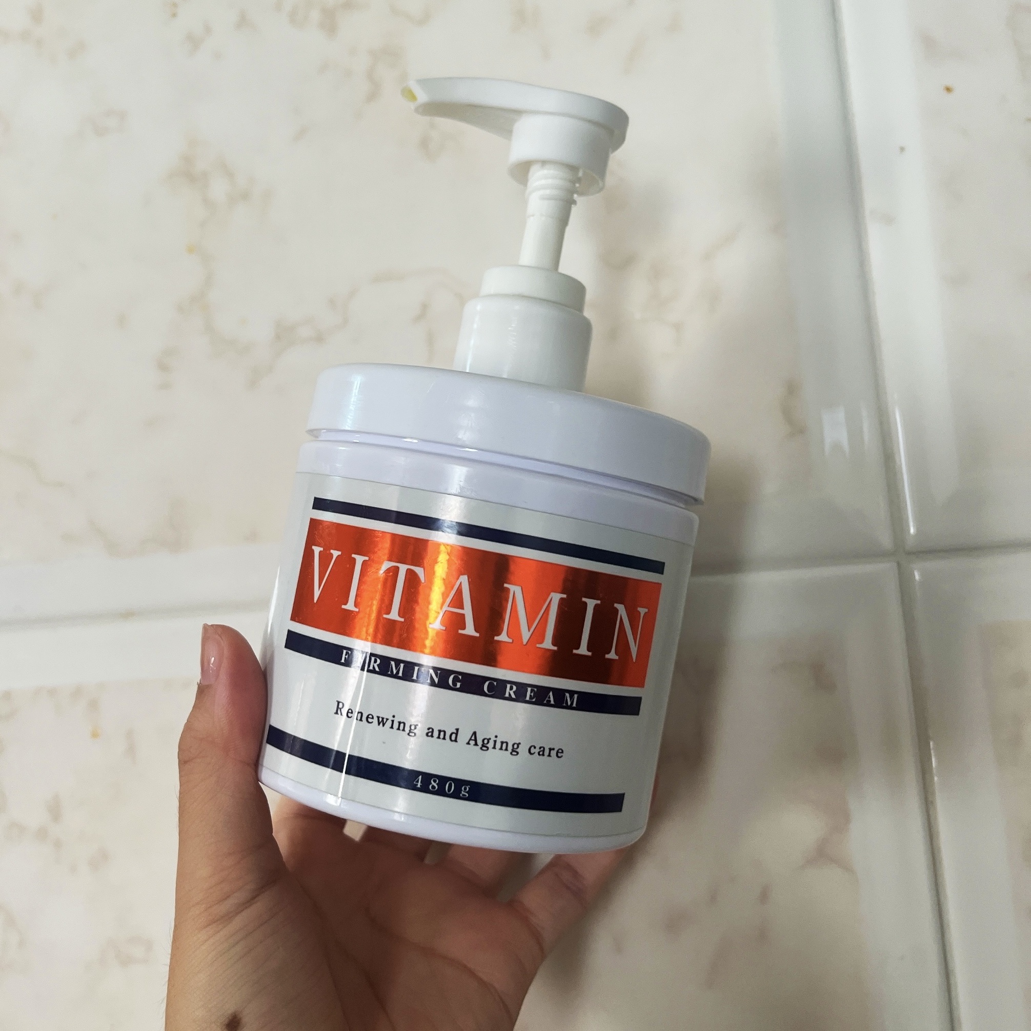 ビタミン配合ファーミングクリーム/エービーエル/ボディクリームを使ったクチコミ（1枚目）